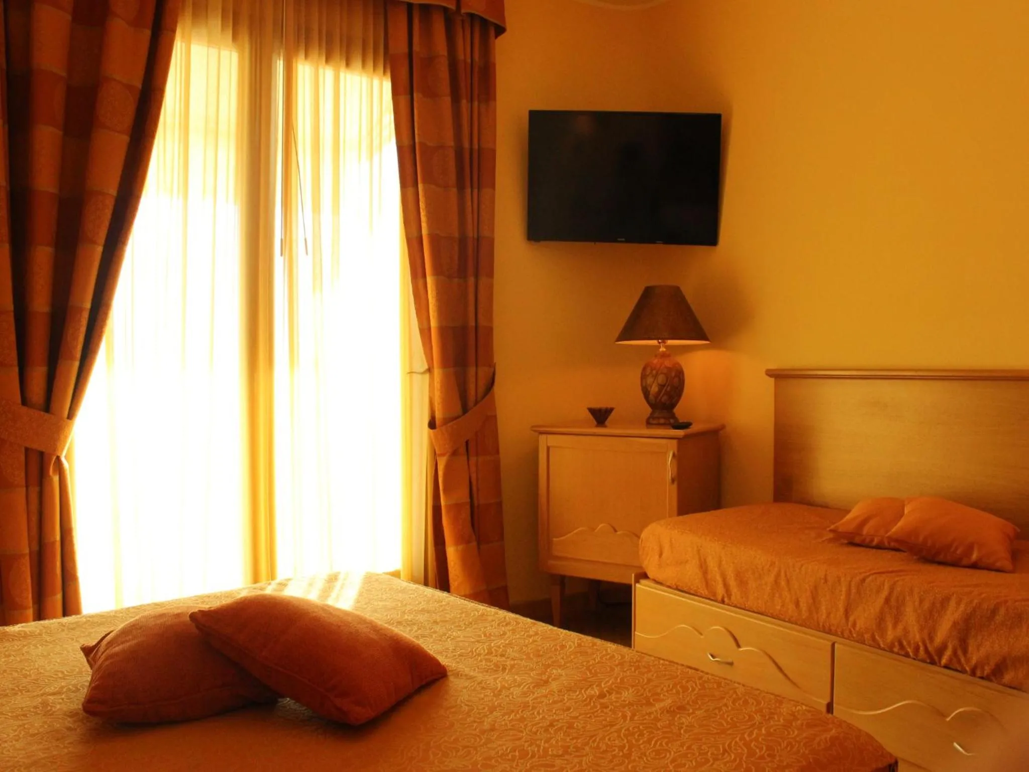 Bedroom, Bed in Blu Tropical Resort