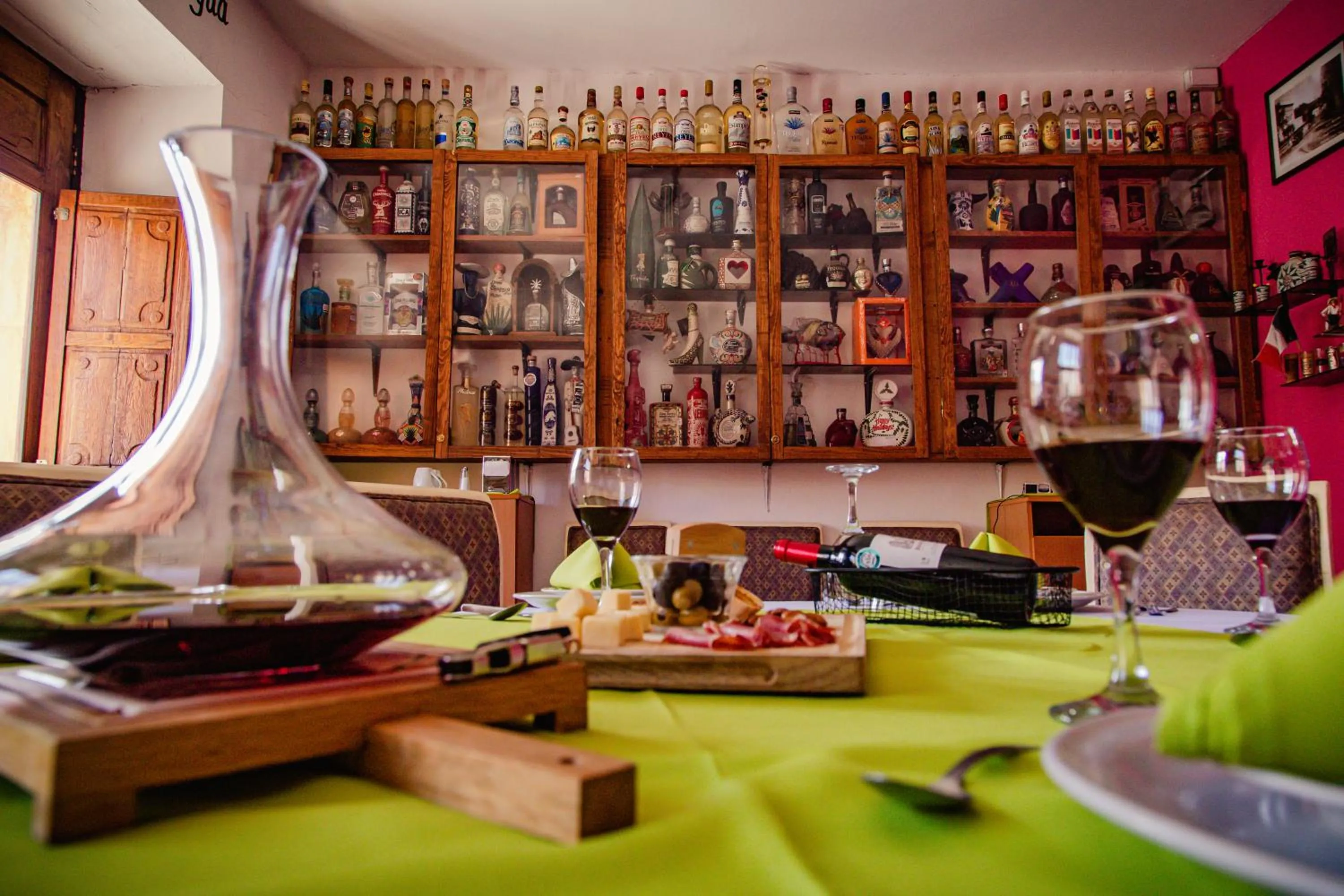 Food and drinks in HOTEL BOUTIQUE EL VIEJO MUNDO