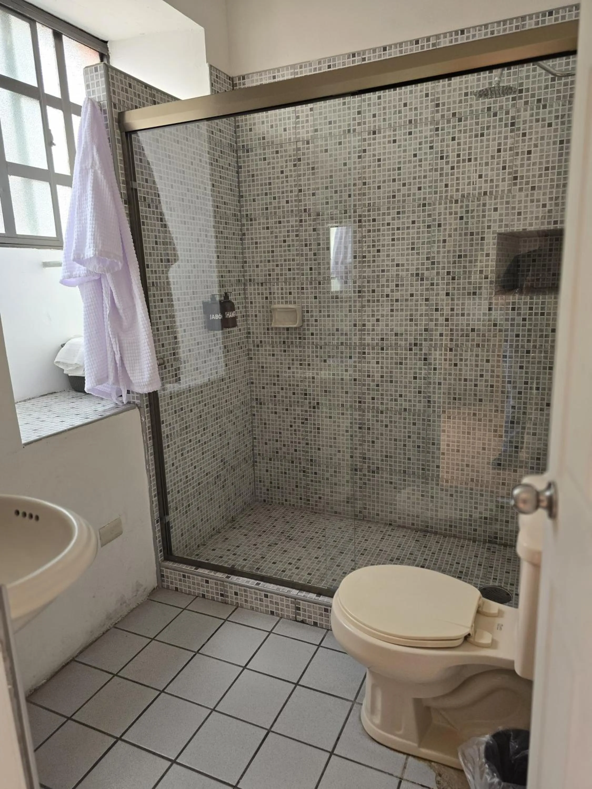 Shower in HOTEL BOUTIQUE EL VIEJO MUNDO