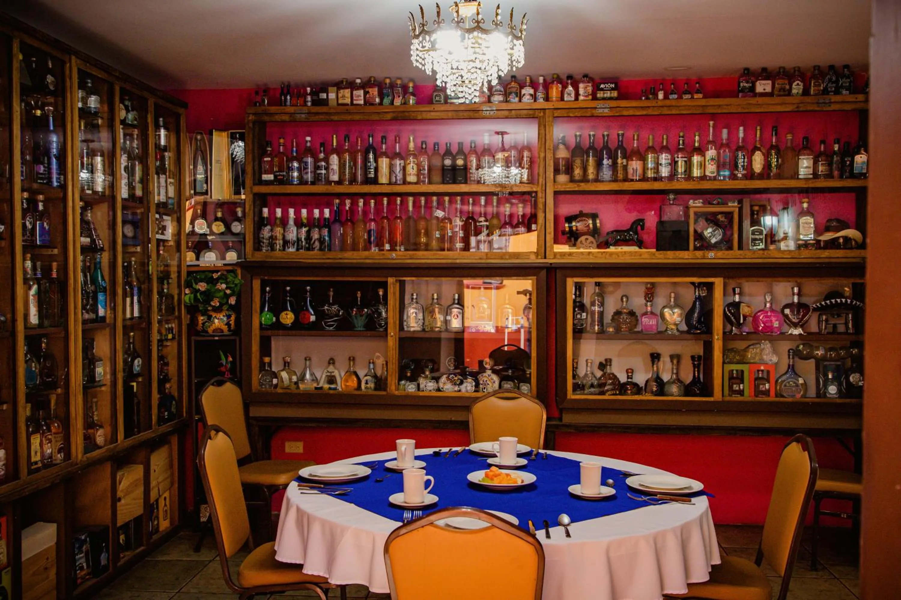 Restaurant/places to eat in HOTEL BOUTIQUE EL VIEJO MUNDO