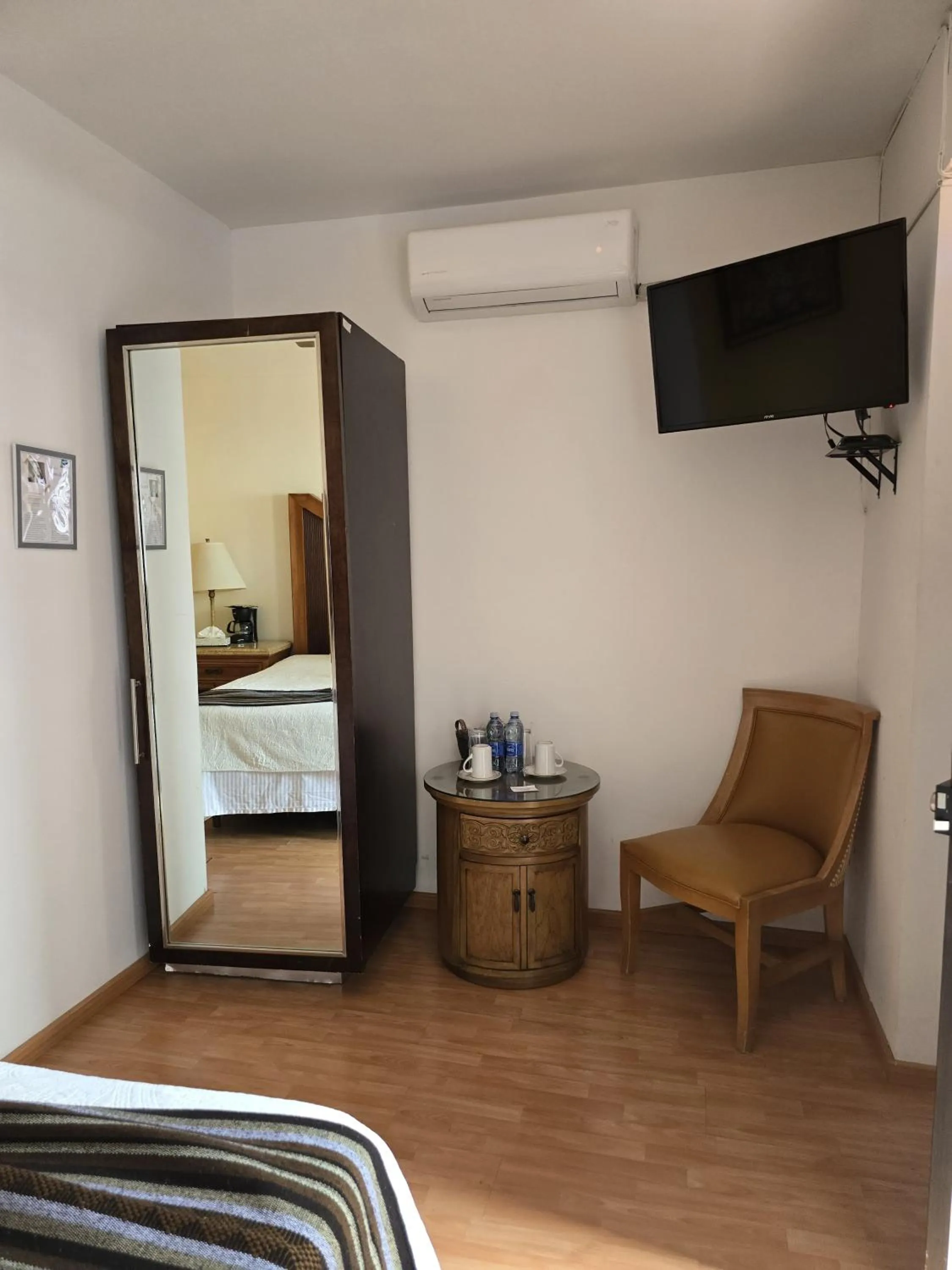 TV and multimedia, Bed in HOTEL BOUTIQUE EL VIEJO MUNDO