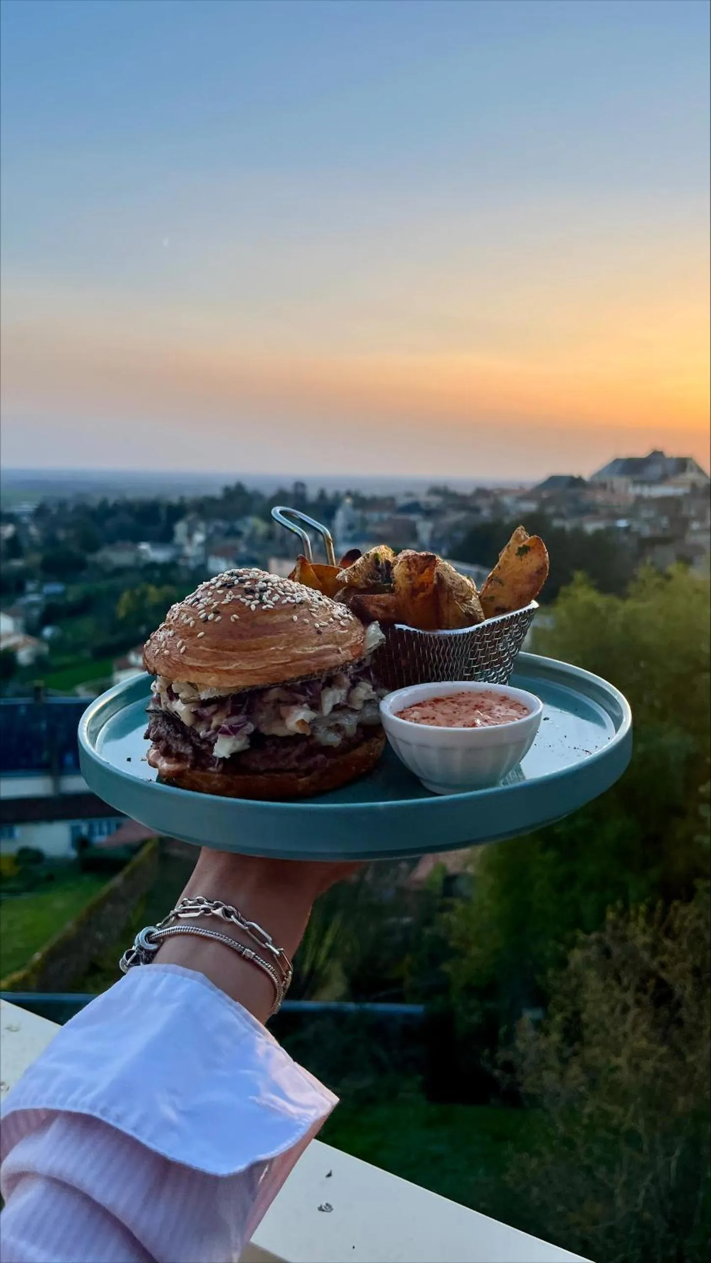 Restaurant/places to eat in Logis Hôtel de la Bruyere