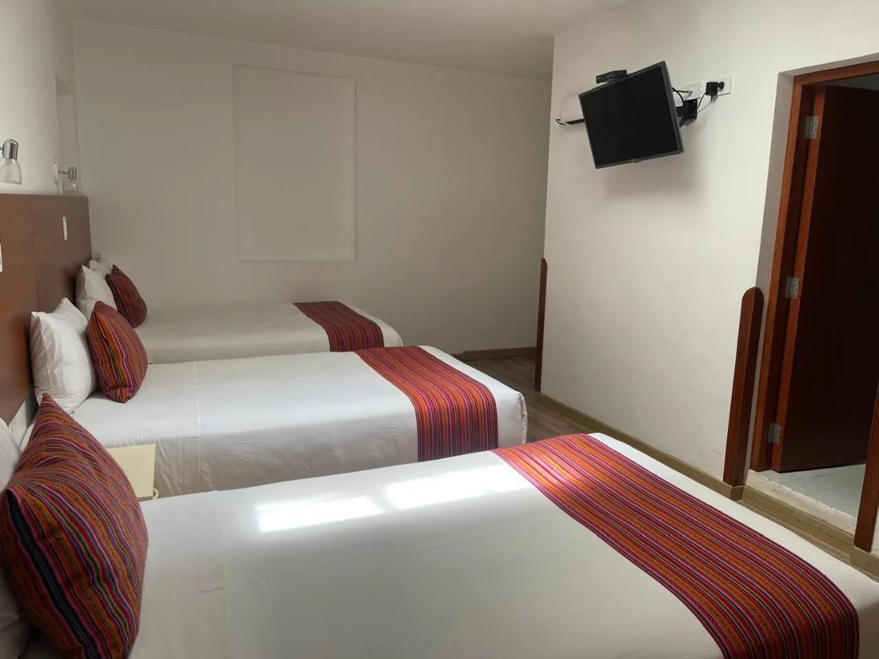 Property building, Bed in Hotel San Pedro Plaza