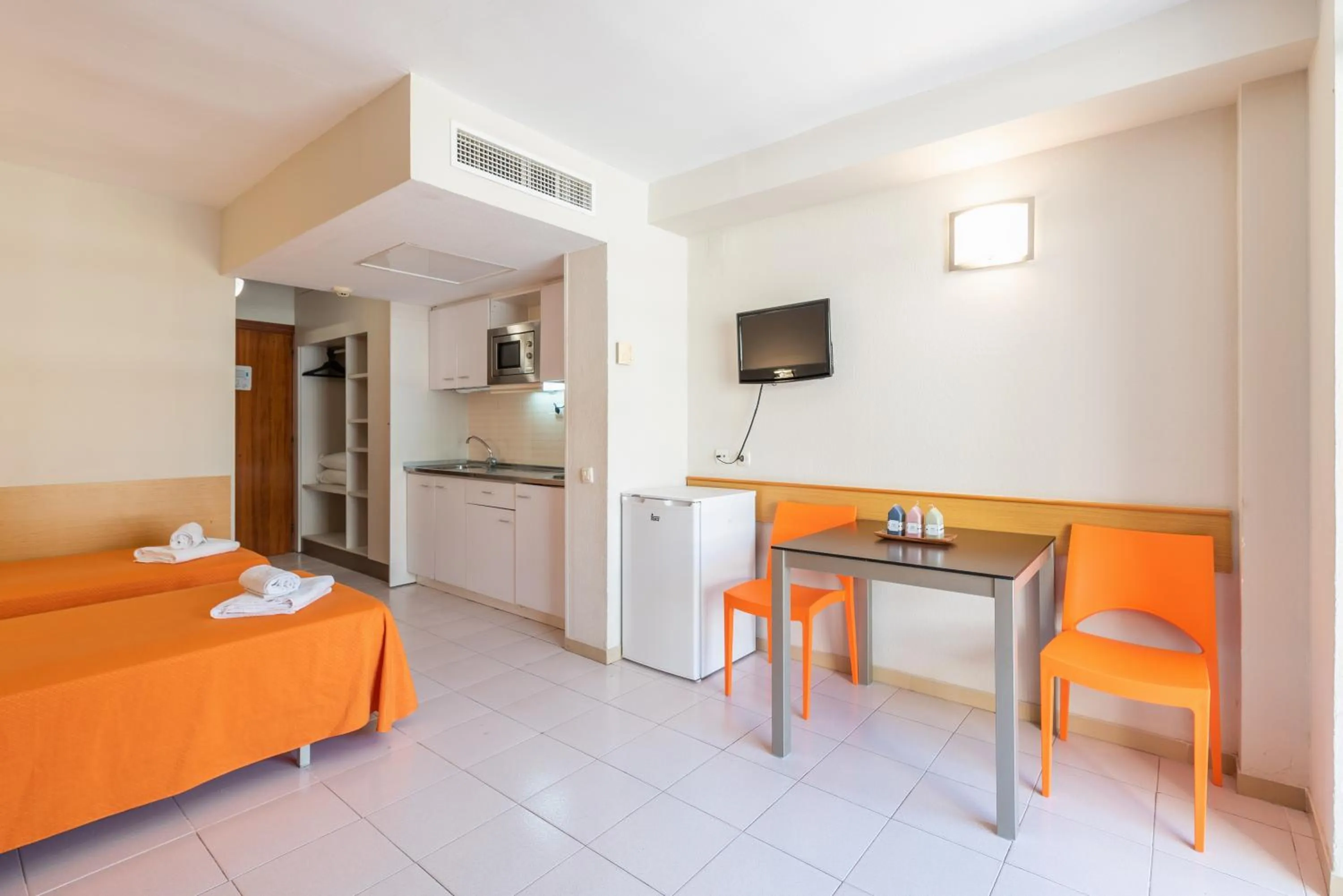 Bed in Salou Pacific Rentalmar