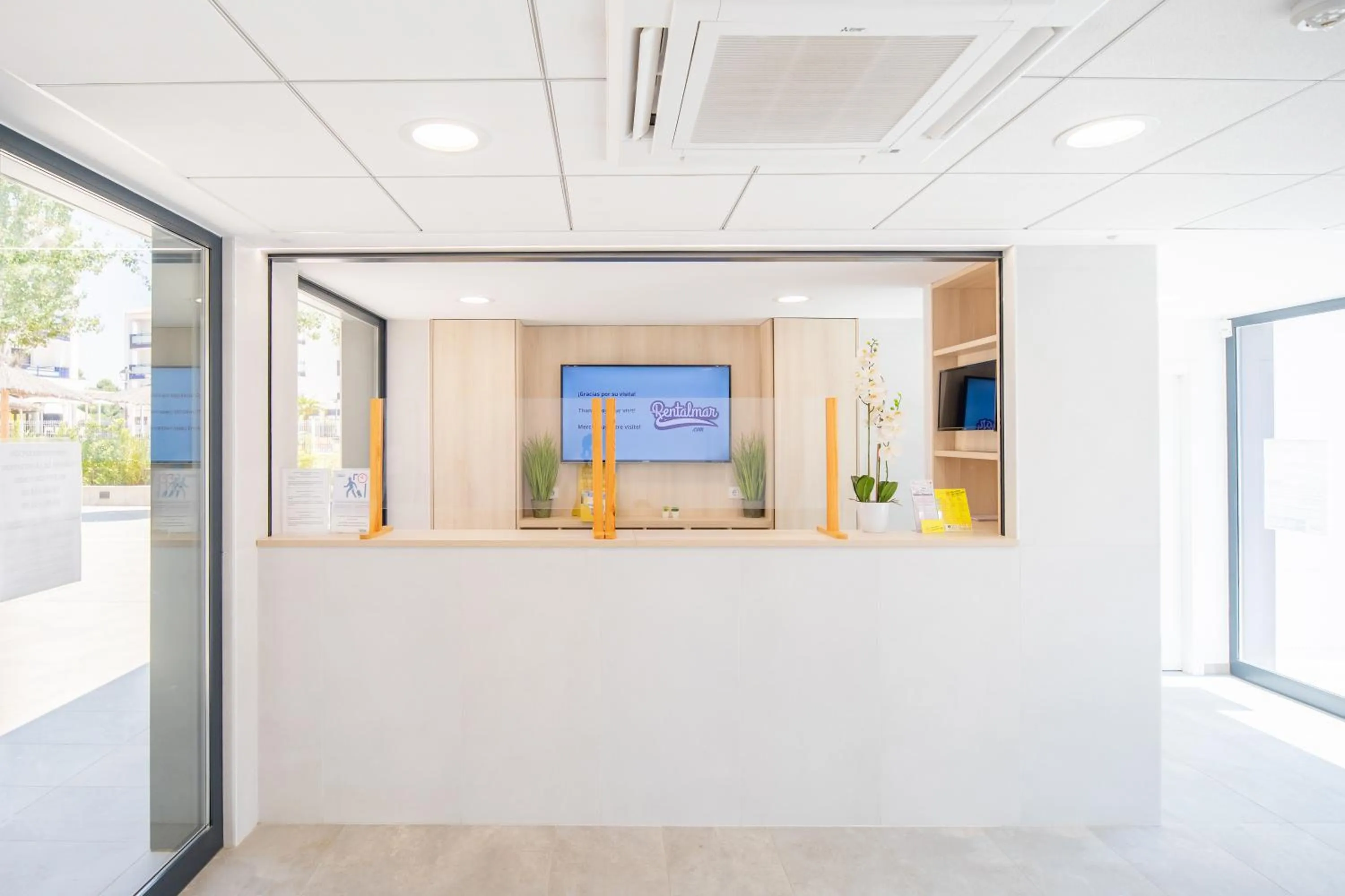 Lobby or reception in Rentalmar Pins Marina