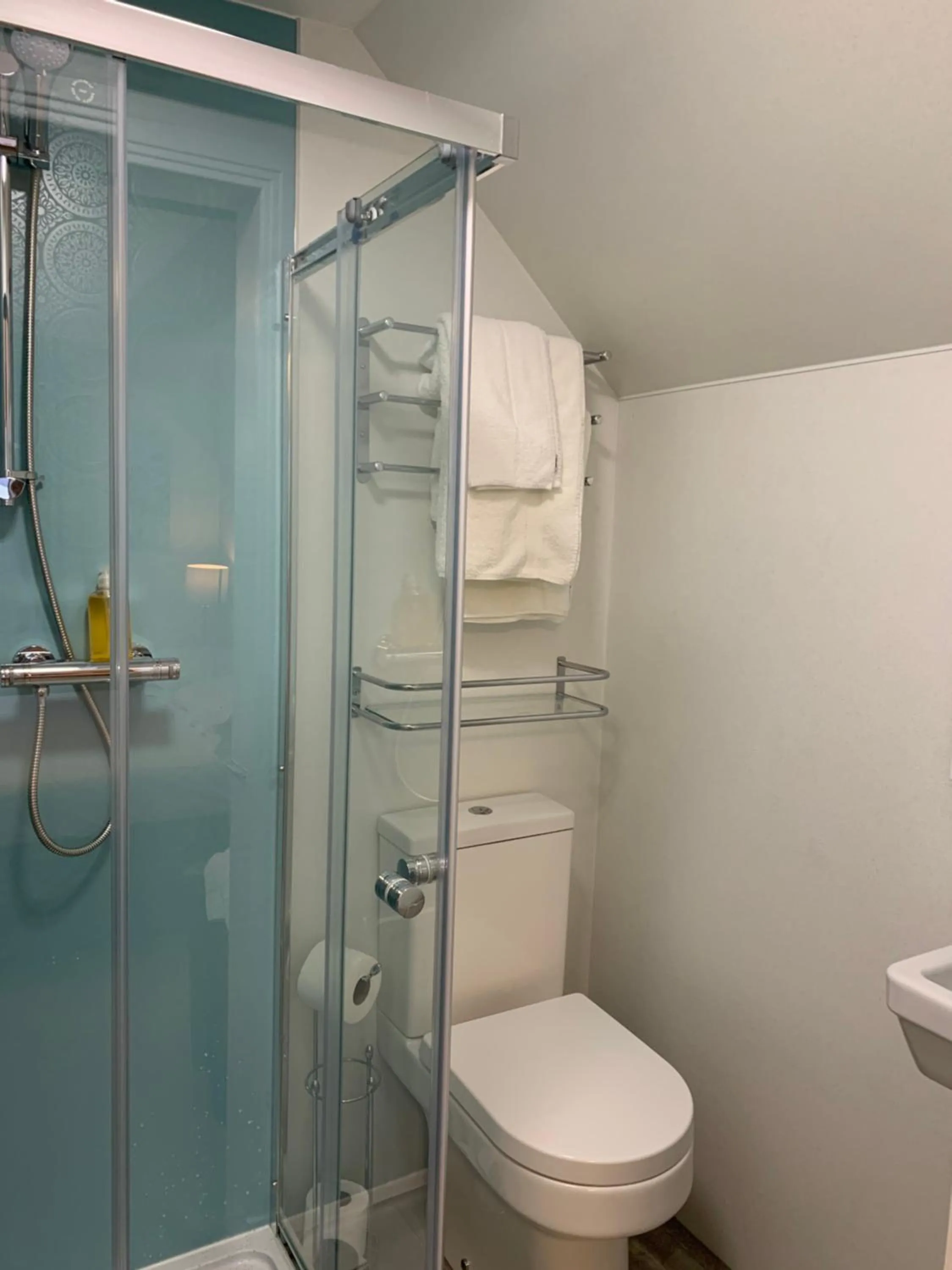 Shower in Ardross Glencairn