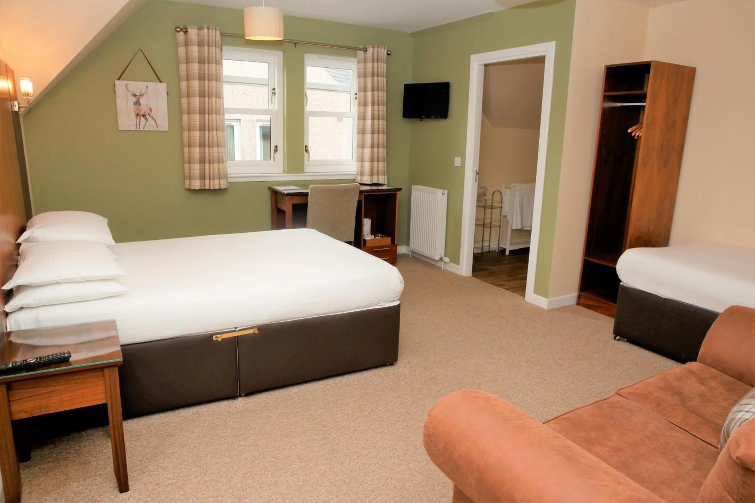 Bedroom, Bed in Ardross Glencairn