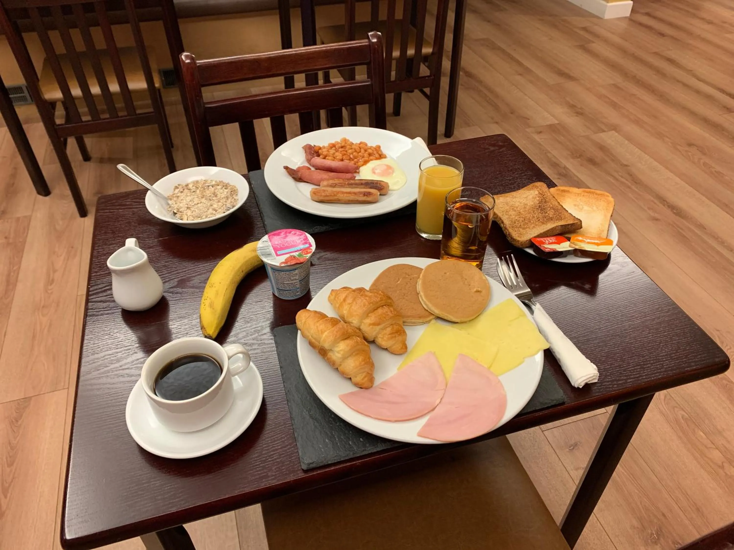 Dining area in Ardross Glencairn
