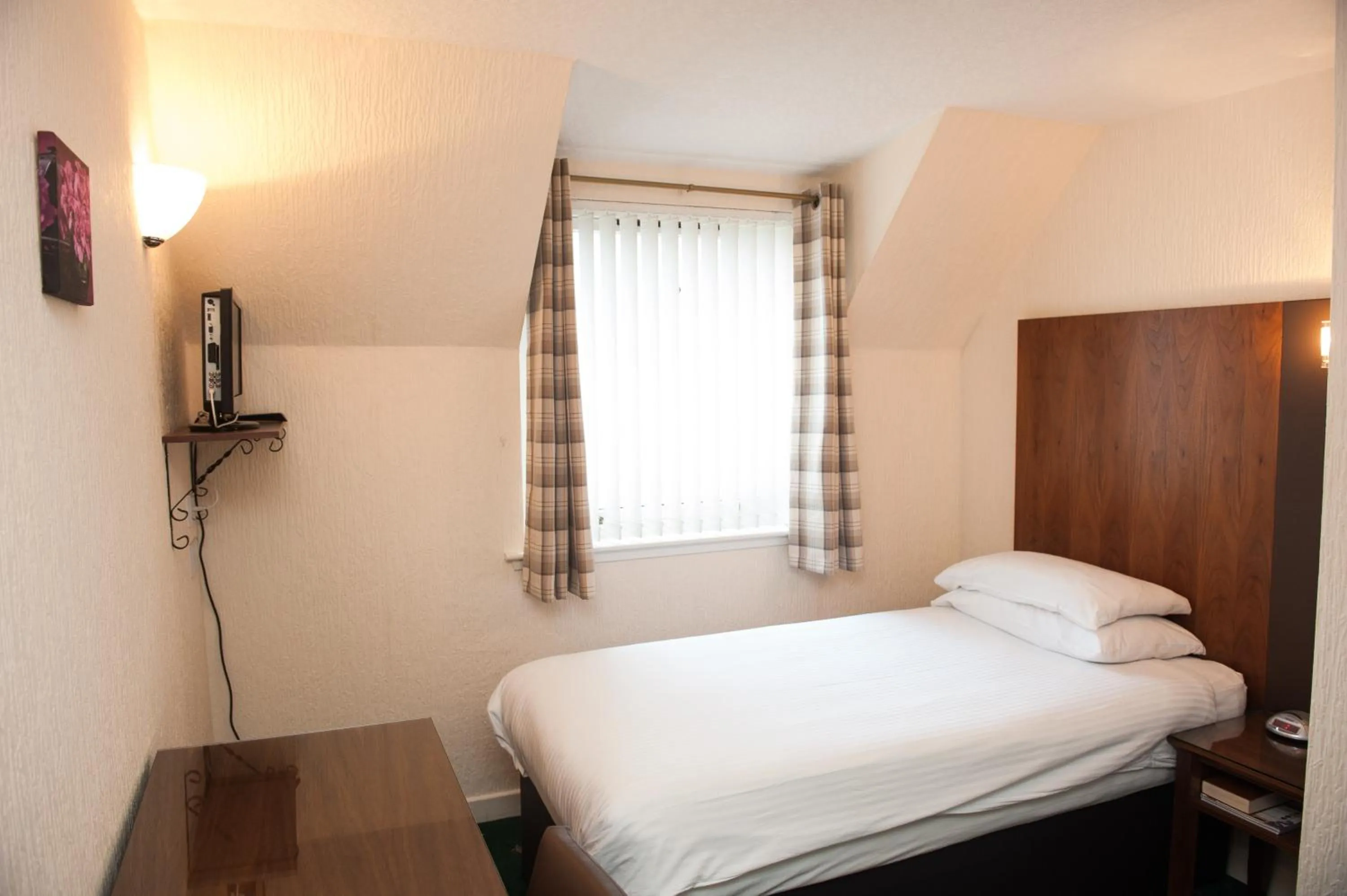 Bedroom, Bed in Ardross Glencairn