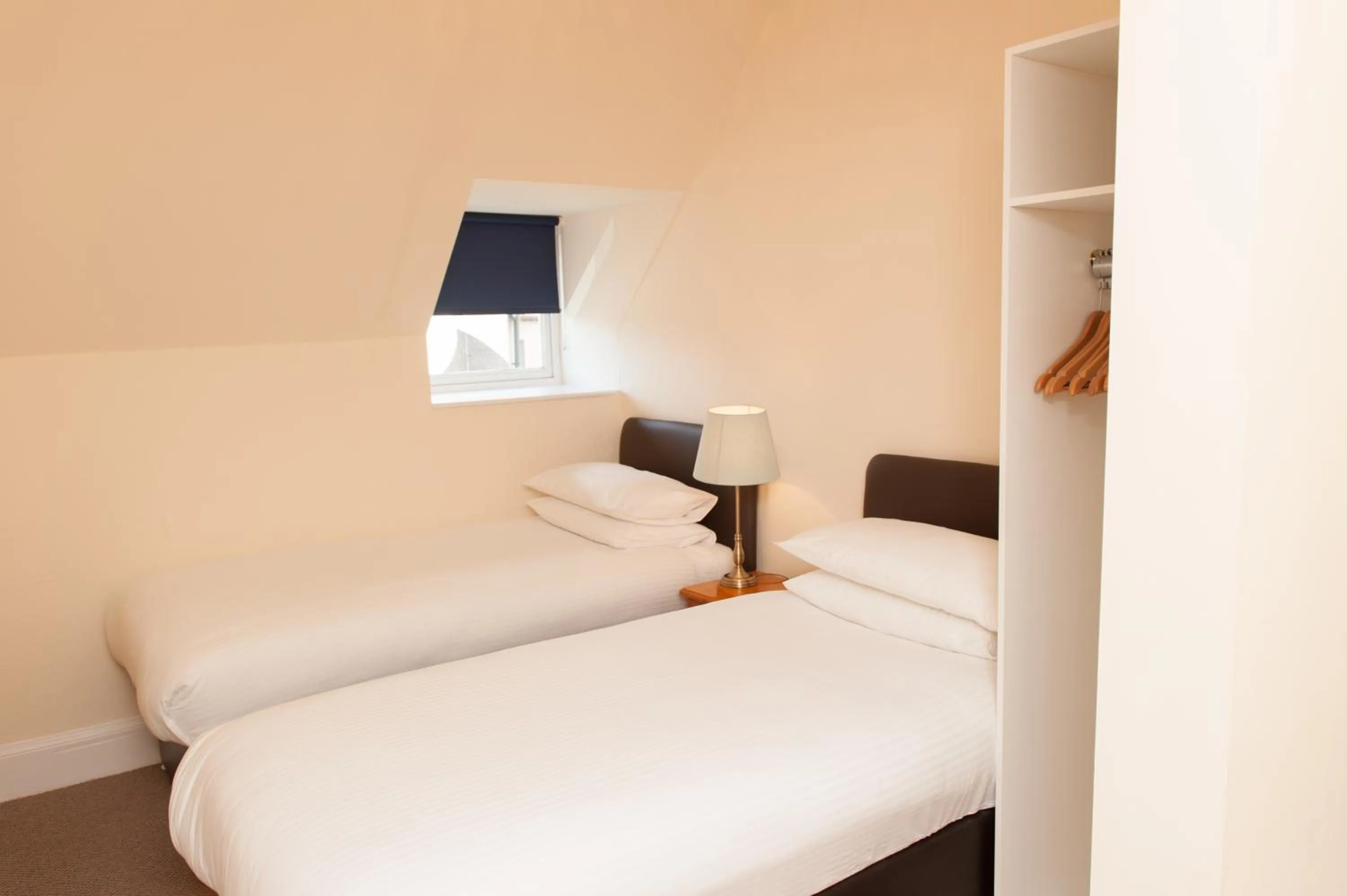 Bedroom, Bed in Ardross Glencairn