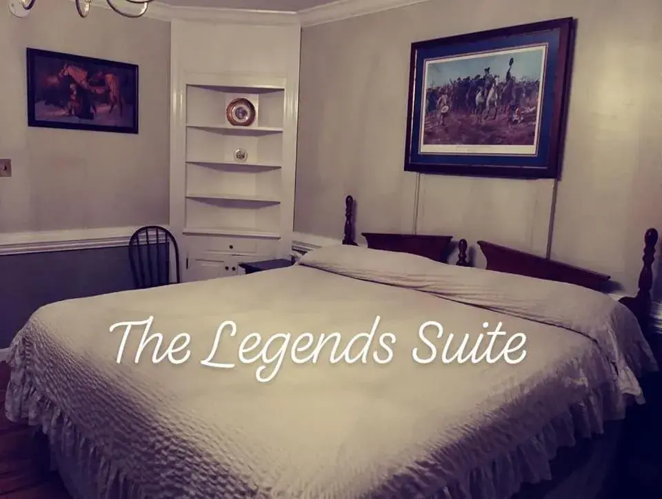 King Suite in Sleepy Hollow Manor King Suite in Sleepy Hollow Manor