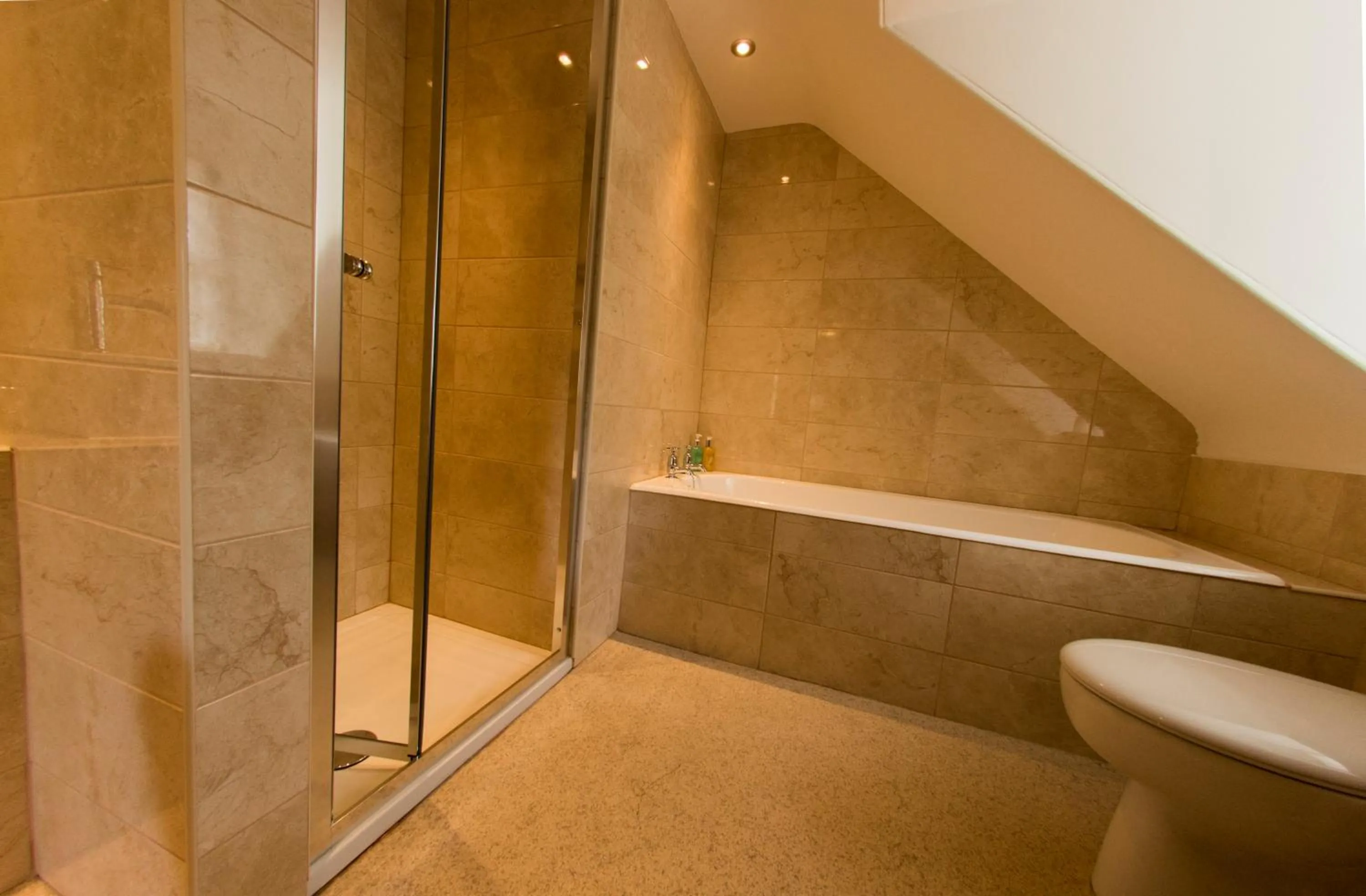 Bathroom in The Tongue Hotel, by Highland Coast Hotels