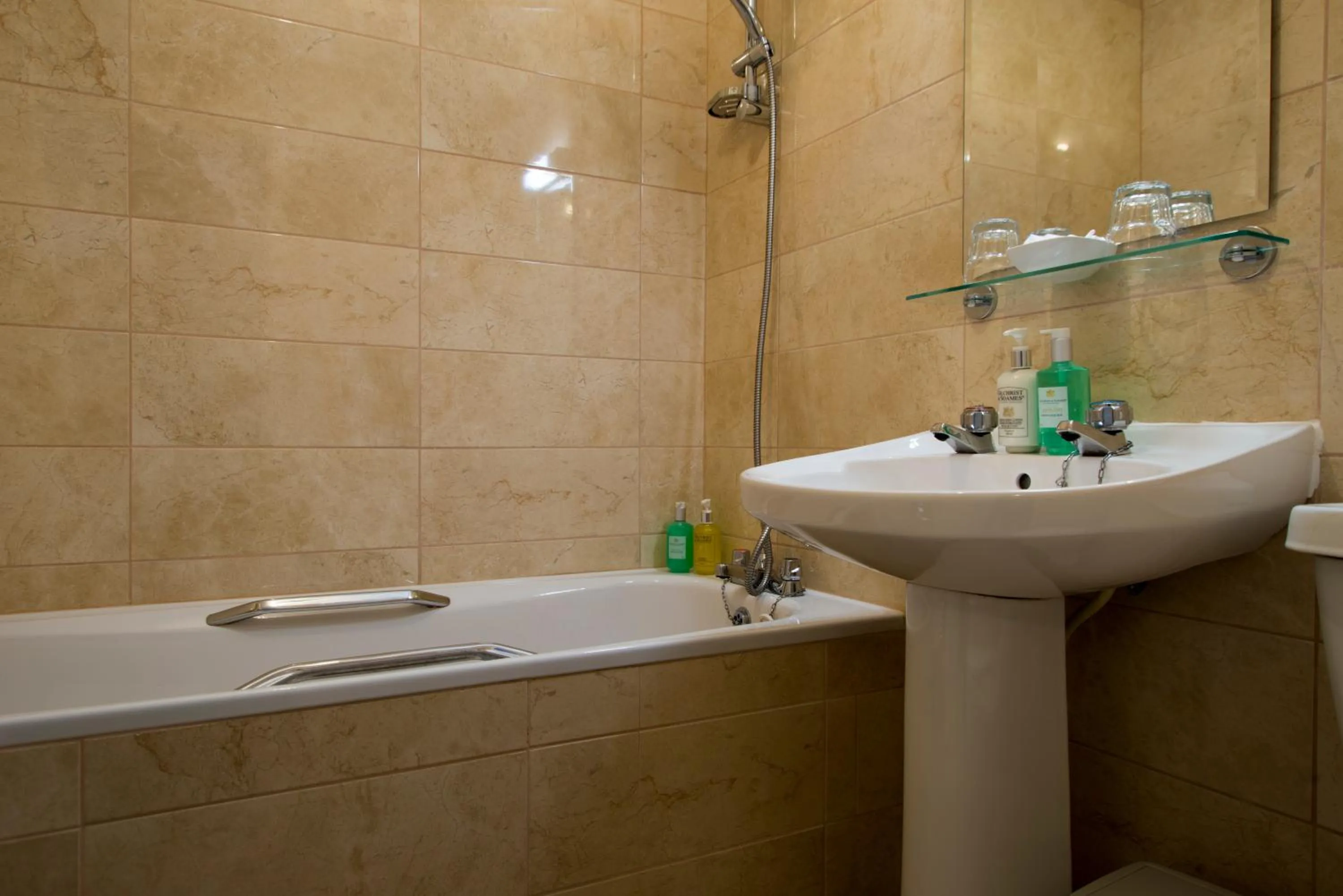Bathroom in The Tongue Hotel, by Highland Coast Hotels