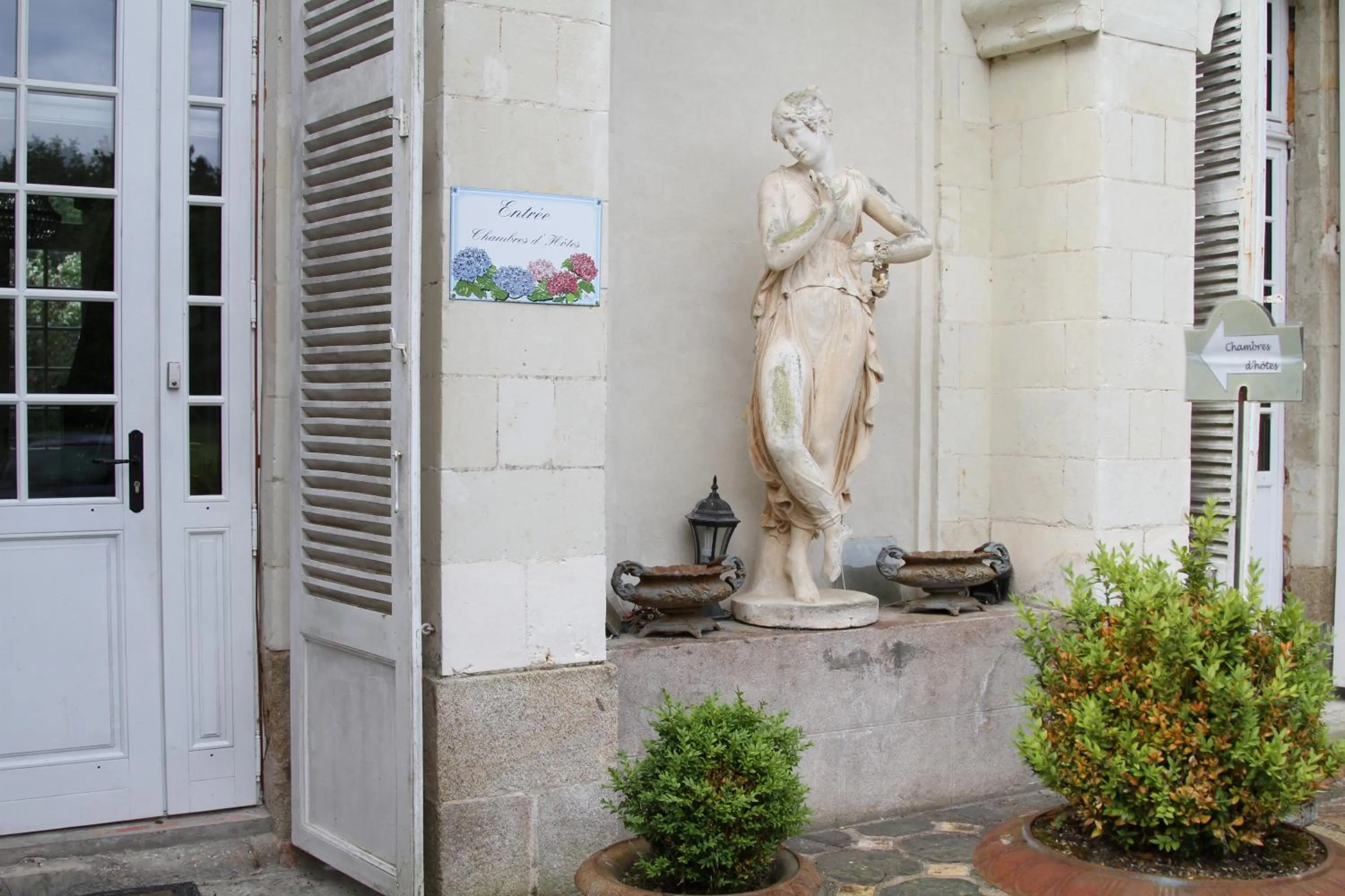 Facade/entrance in Château du Bois de La Noe