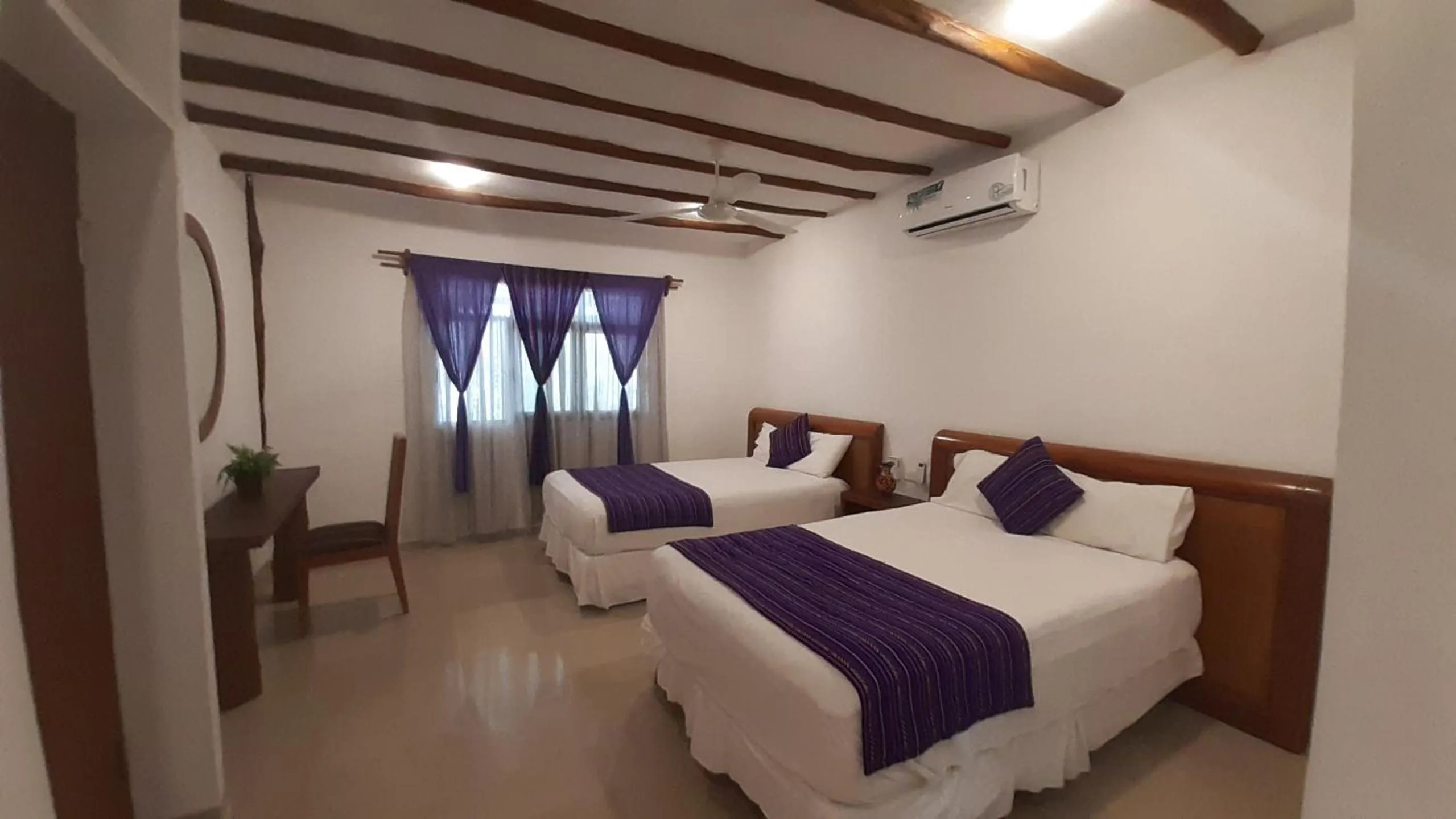 Photo of the whole room in Estancia Tulbayab 36