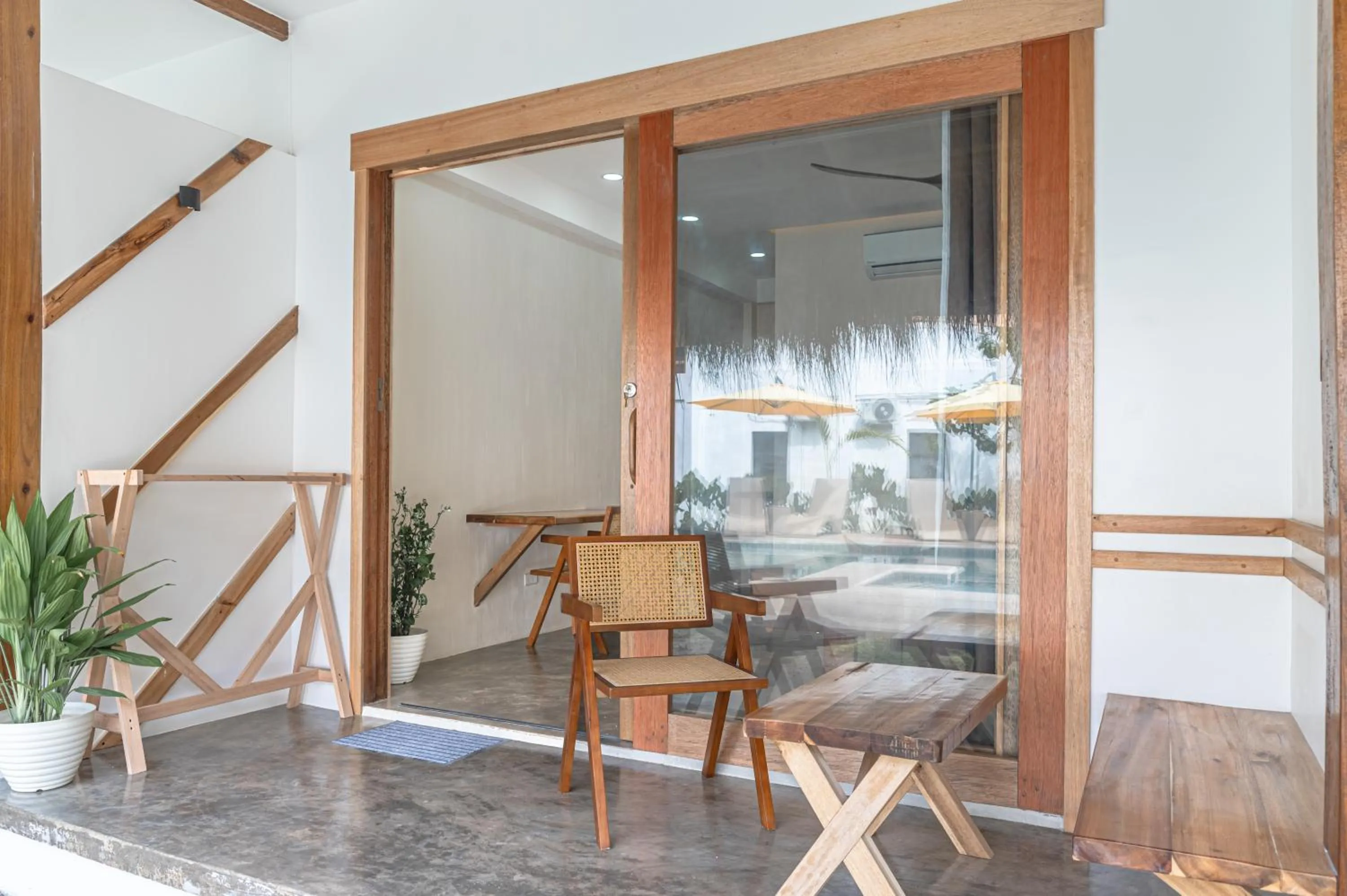 Facade/entrance in Sunlit Hostel