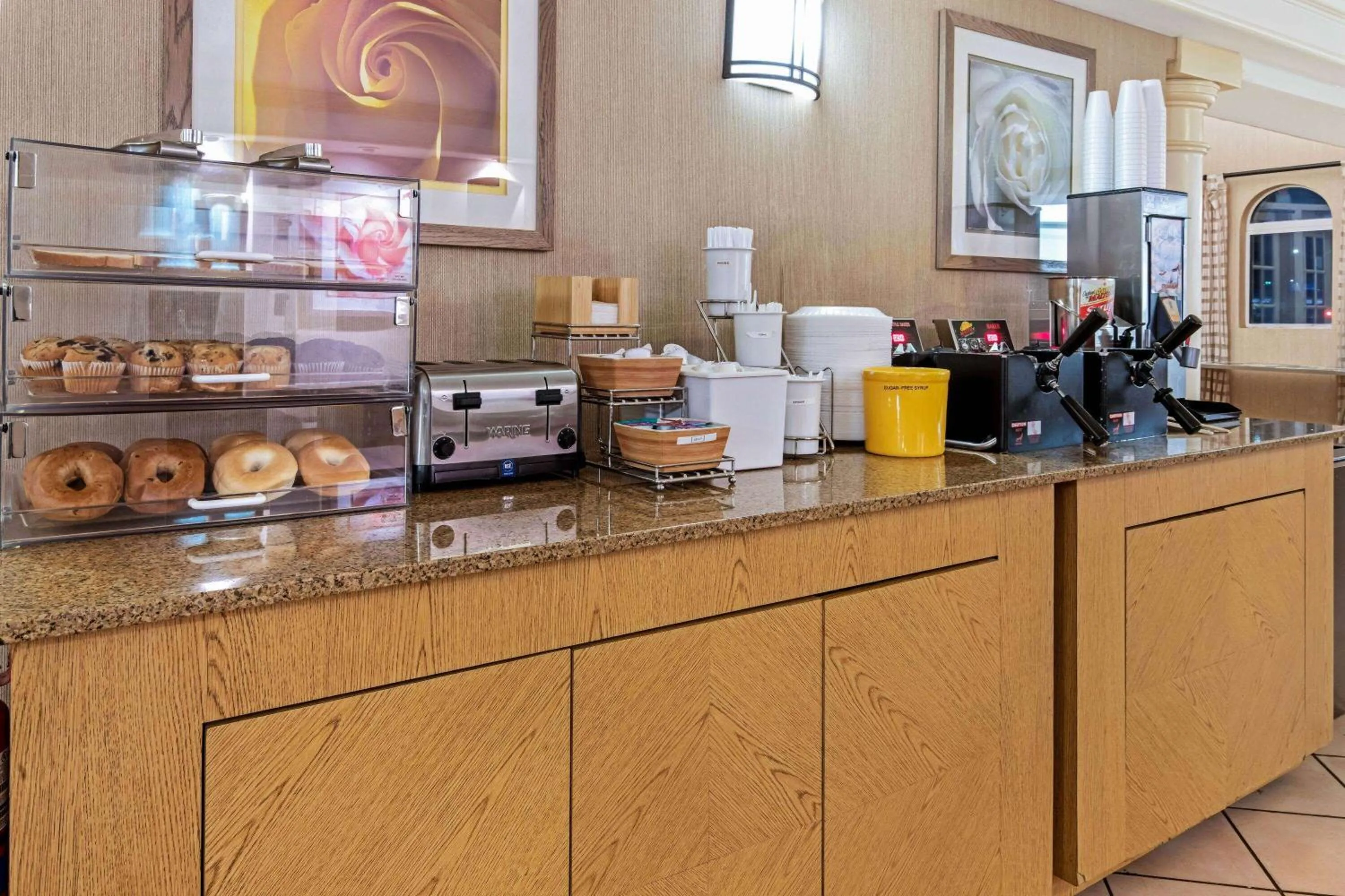 Breakfast in La Quinta Inn by Wyndham Amarillo Mid-City