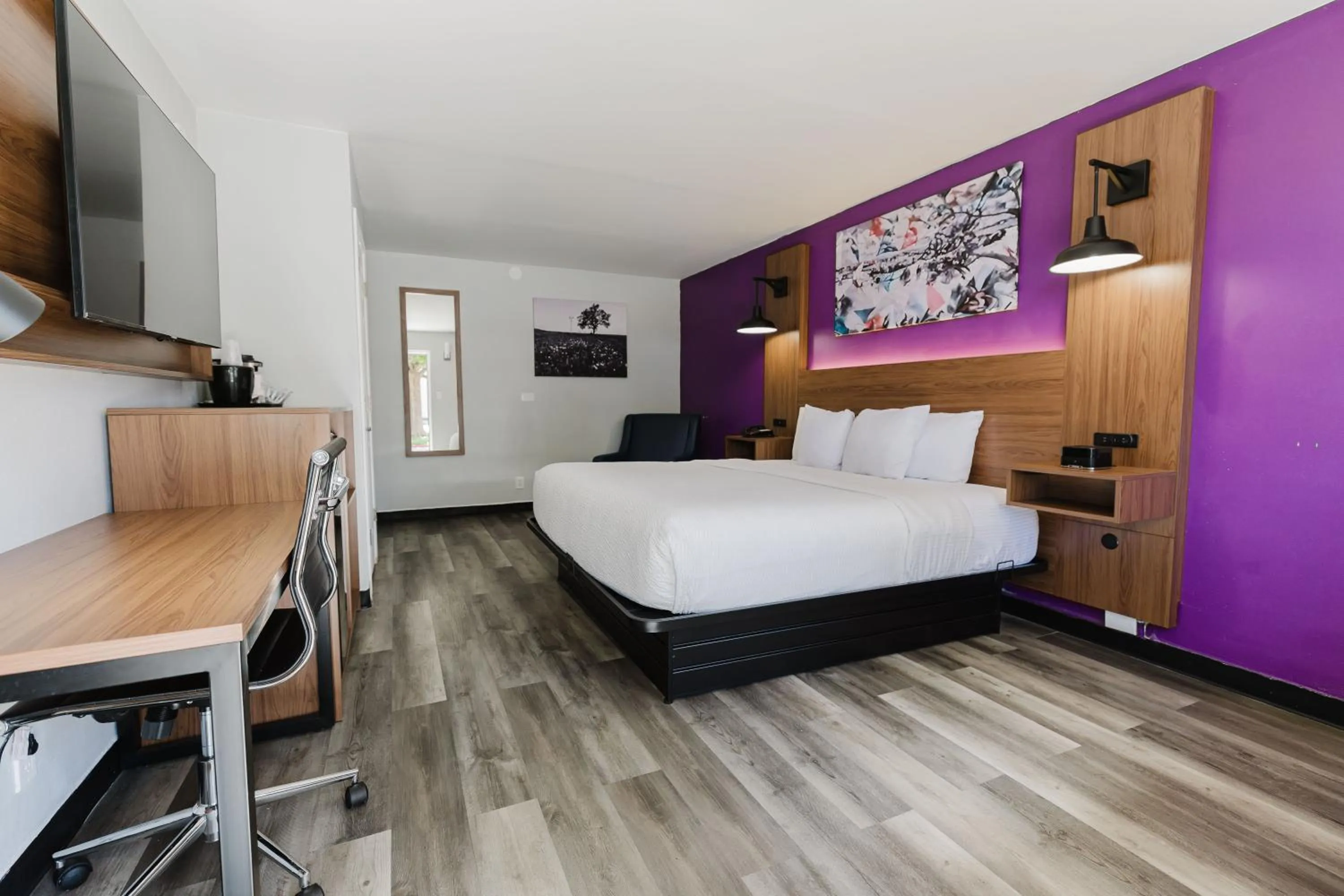 Bedroom, Bed in La Quinta Inn by Wyndham Amarillo Mid-City