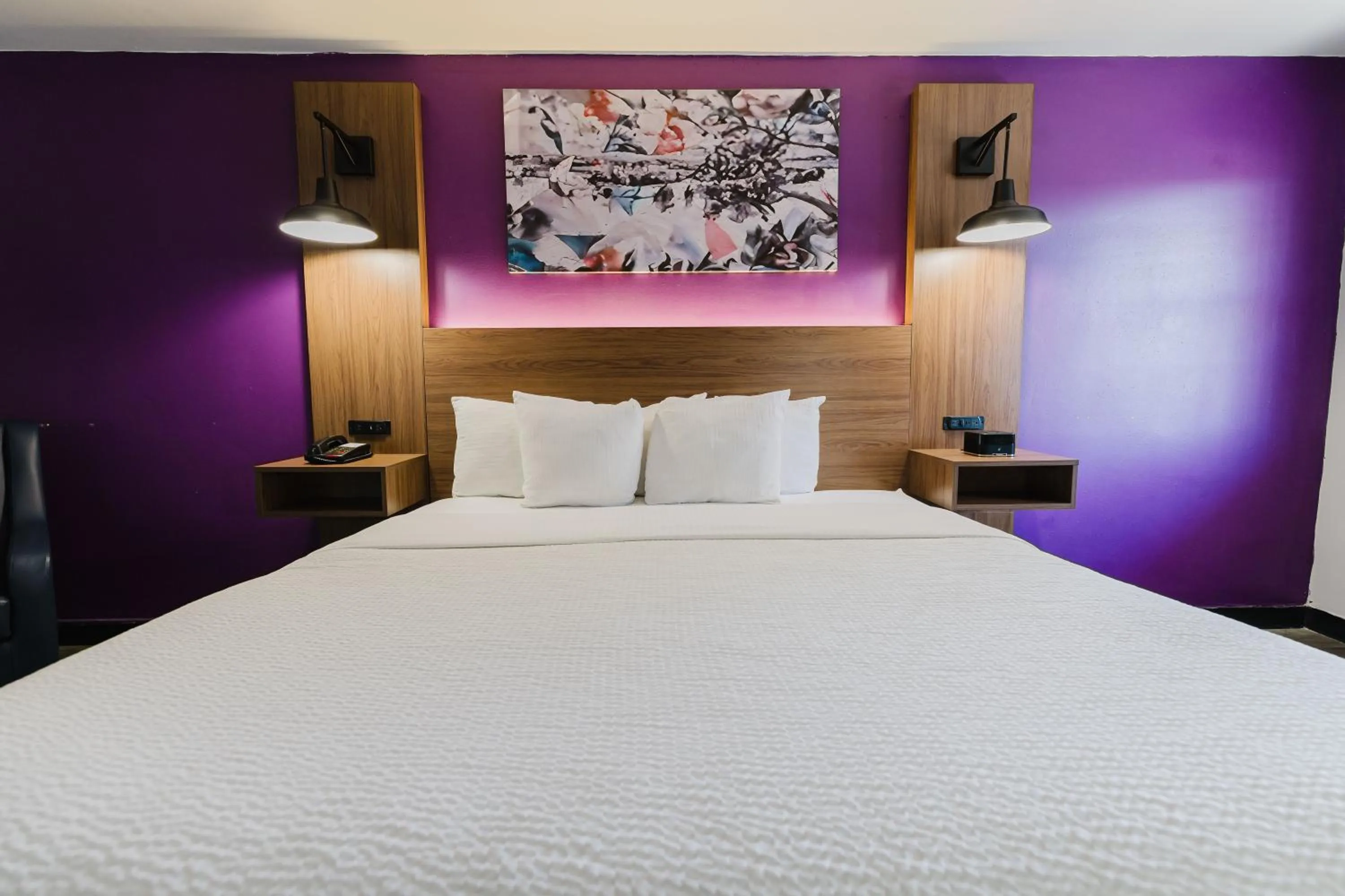 Bed in La Quinta Inn by Wyndham Amarillo Mid-City