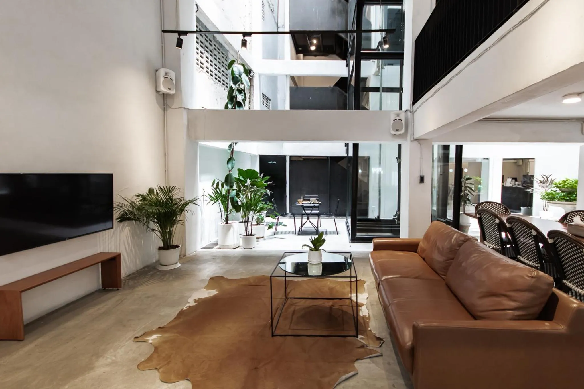 Communal lounge/ TV room in Chocolate box mint