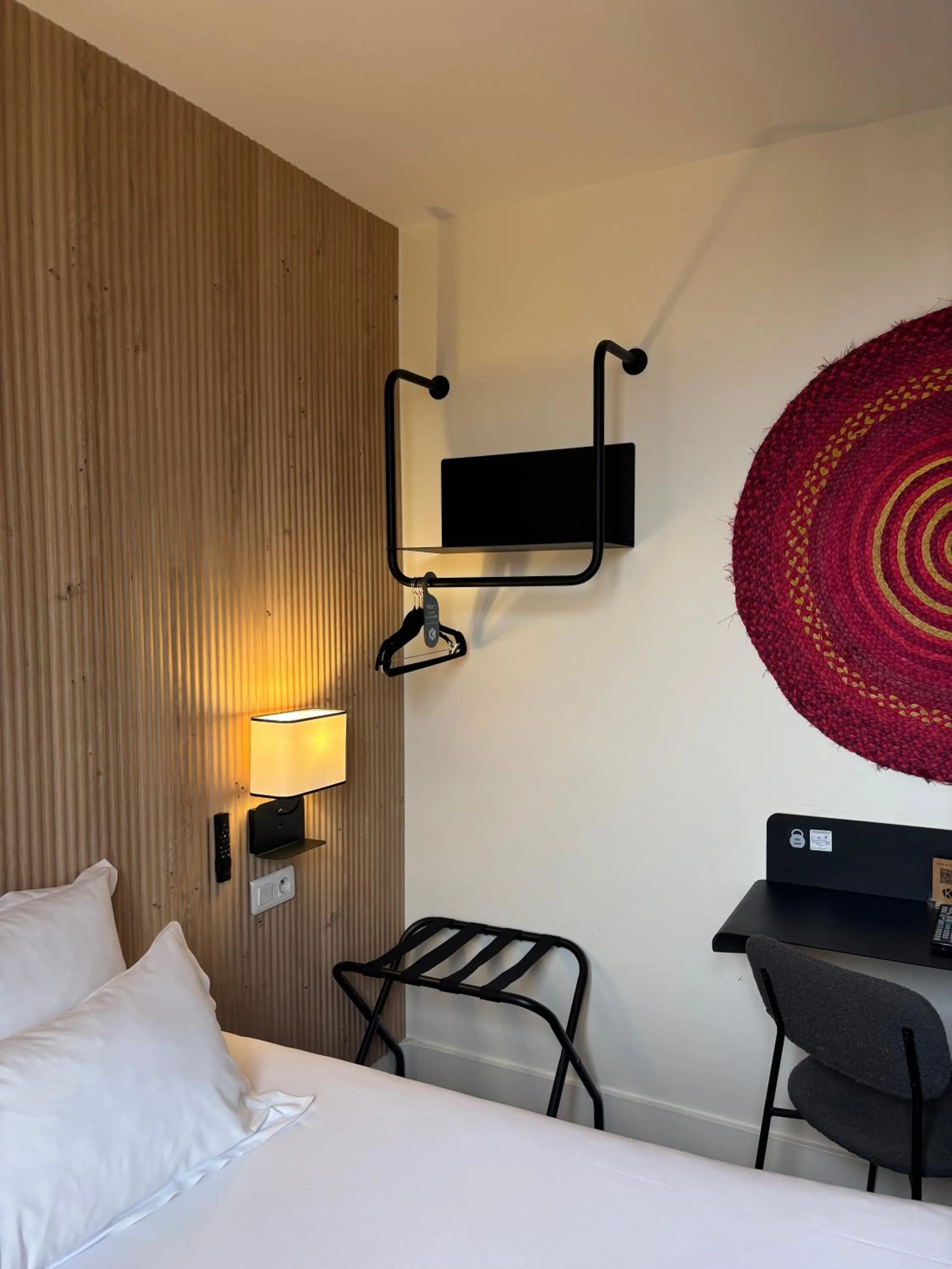 Bedroom, Bed in Korner République