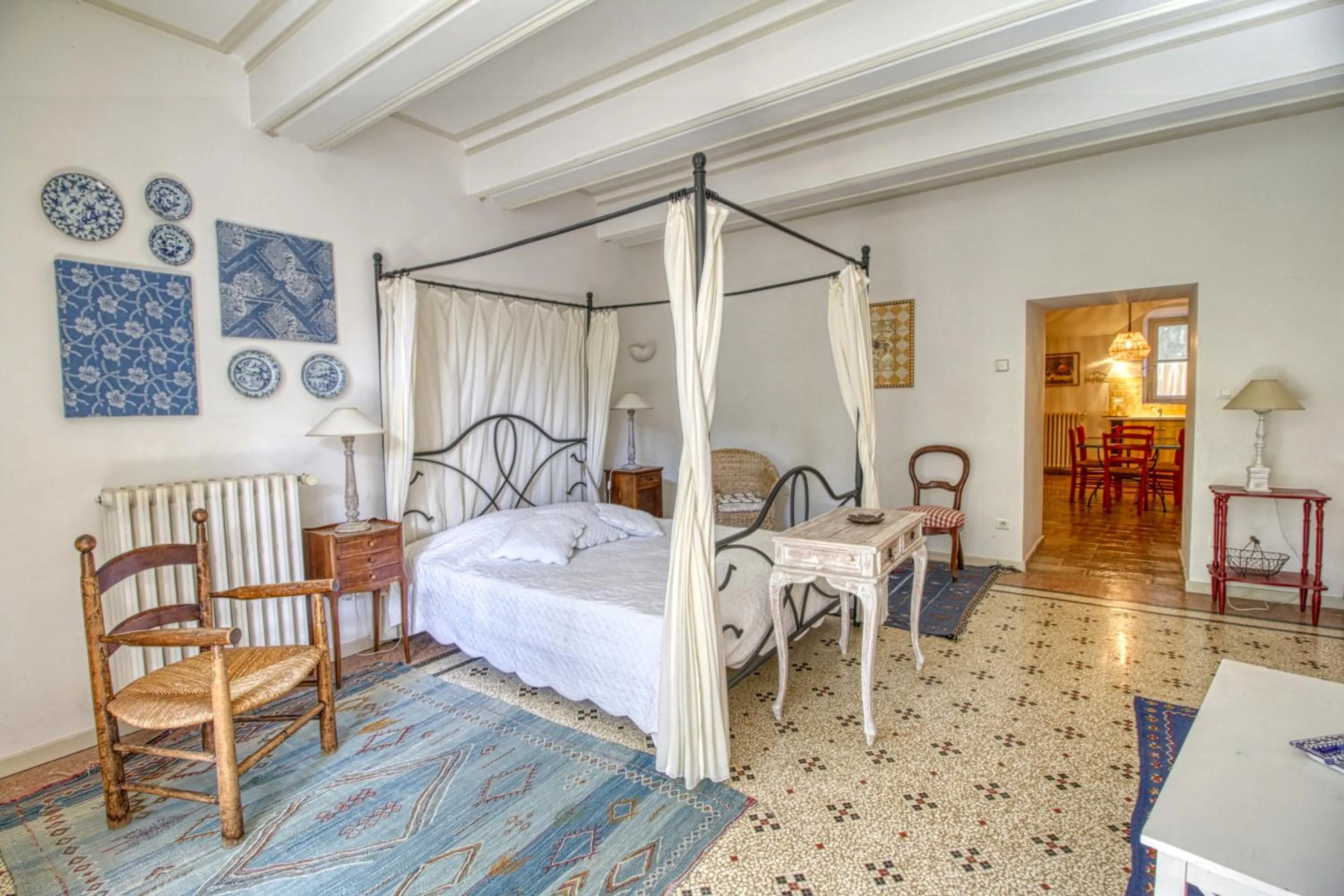 Living room, Bed in Mas d'Escattes