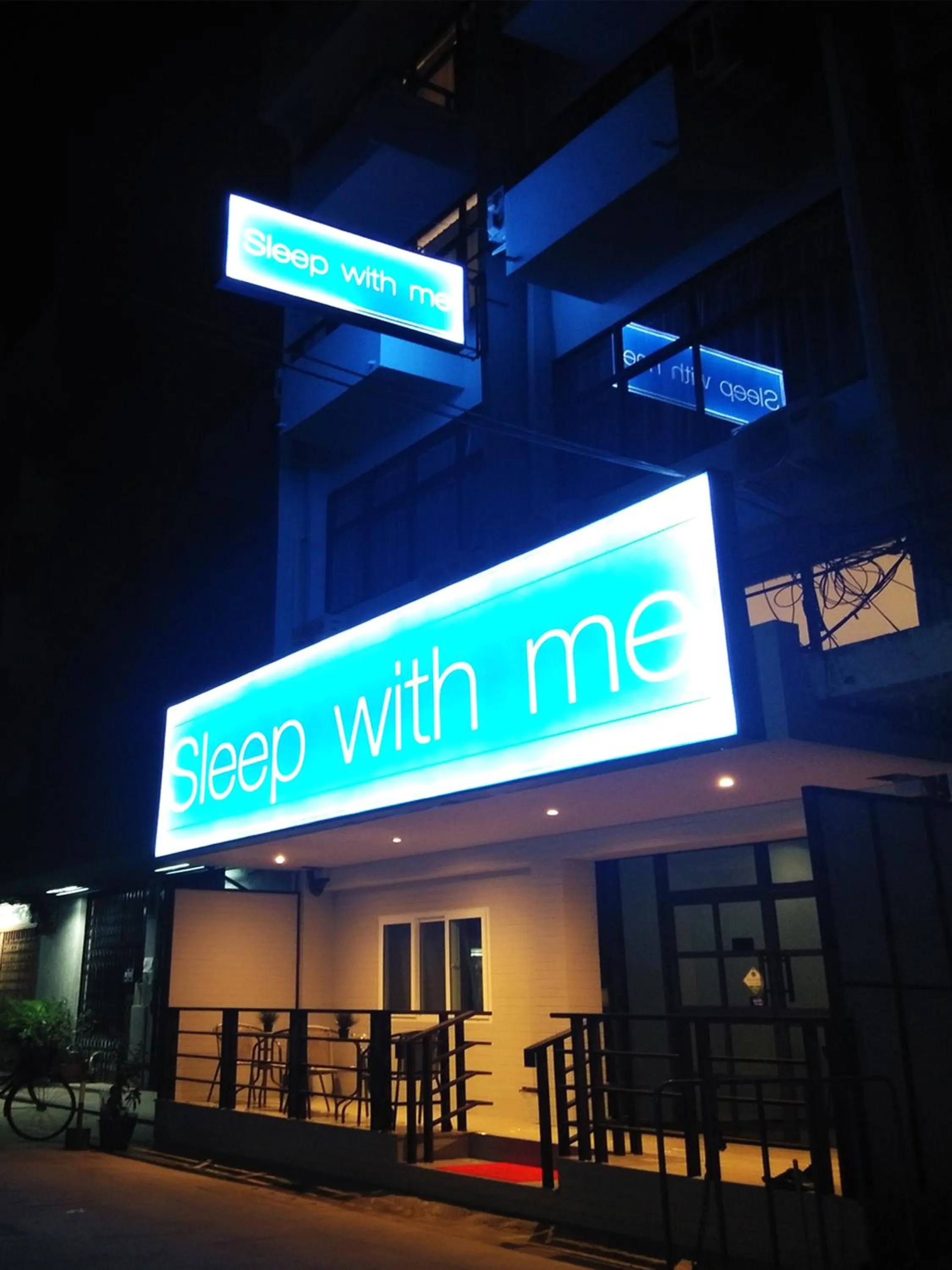 Property building in Sleep with Me Bangkok - BTS Phra Khanong