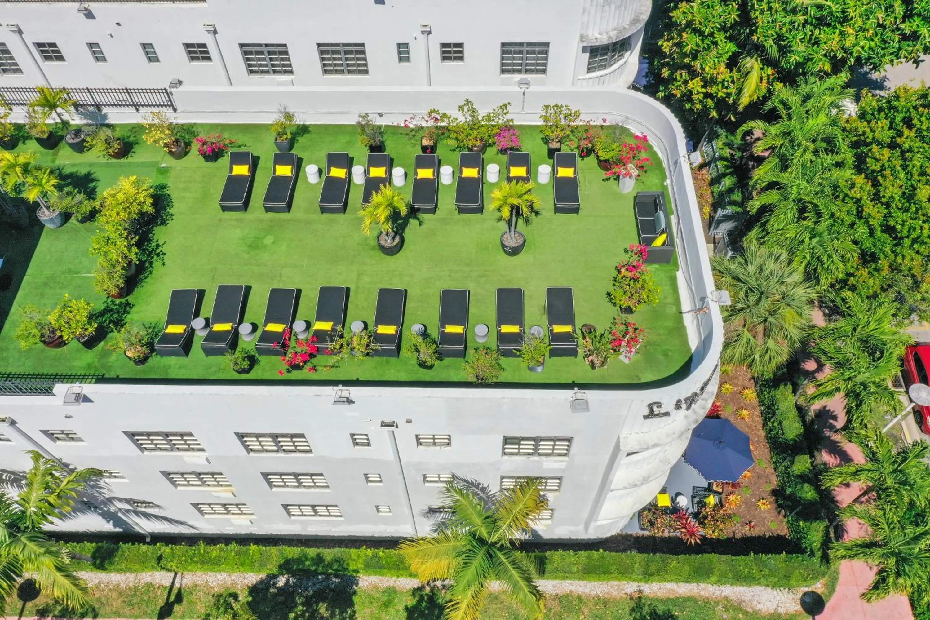 Property building in Lincoln Arms Suites