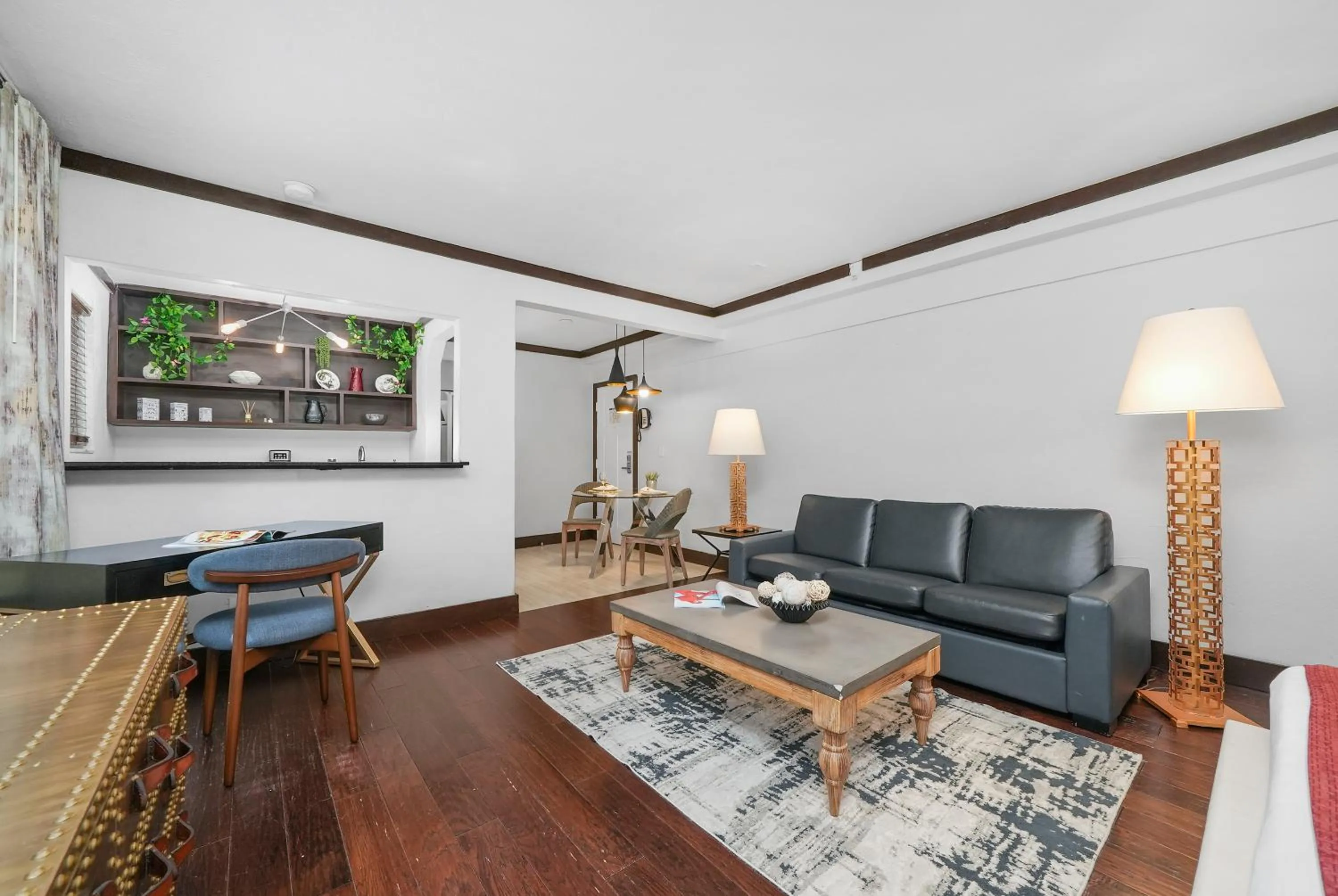 Seating area in Lincoln Arms Suites