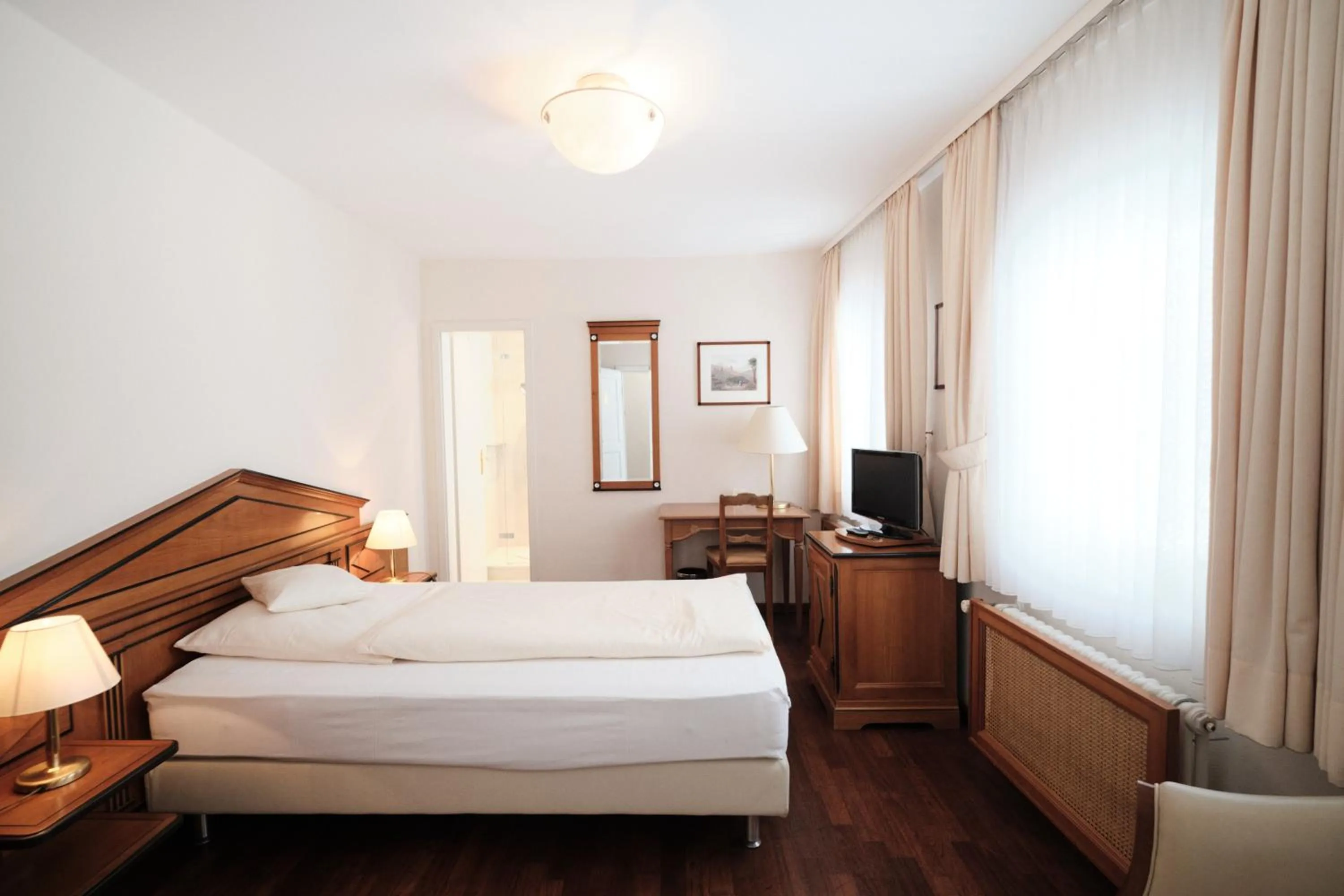 Photo of the whole room, Bed in Hotel Weisser Bock