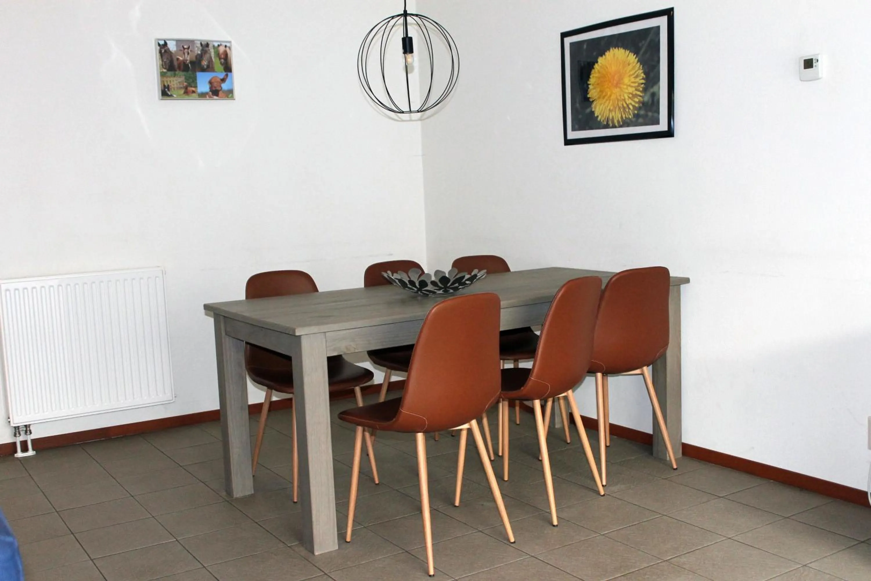 Dining area in Horsetellerie Rheezerveen