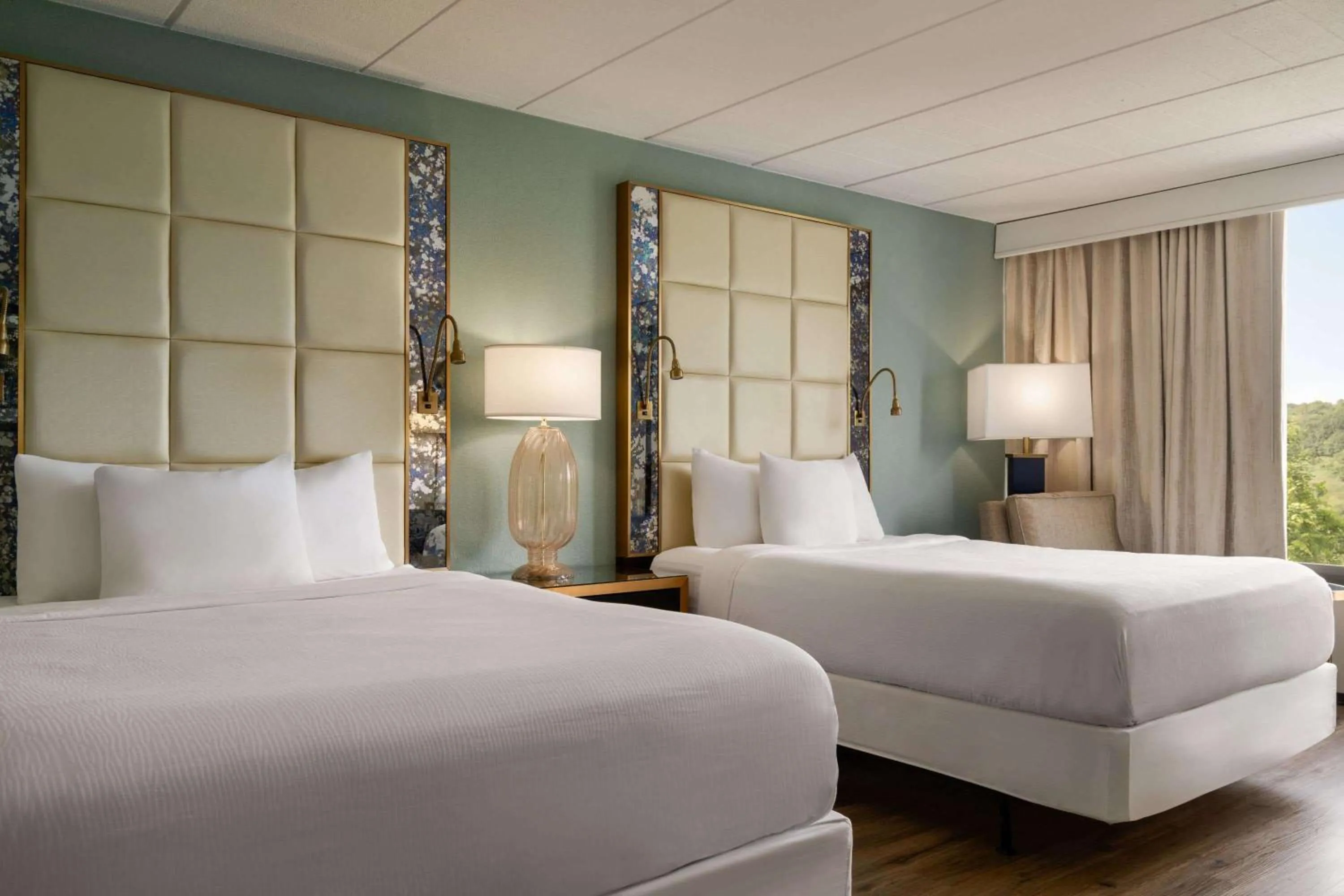 Photo of the whole room, Bed in Wyndham Garden Inn Pittsburgh Airport