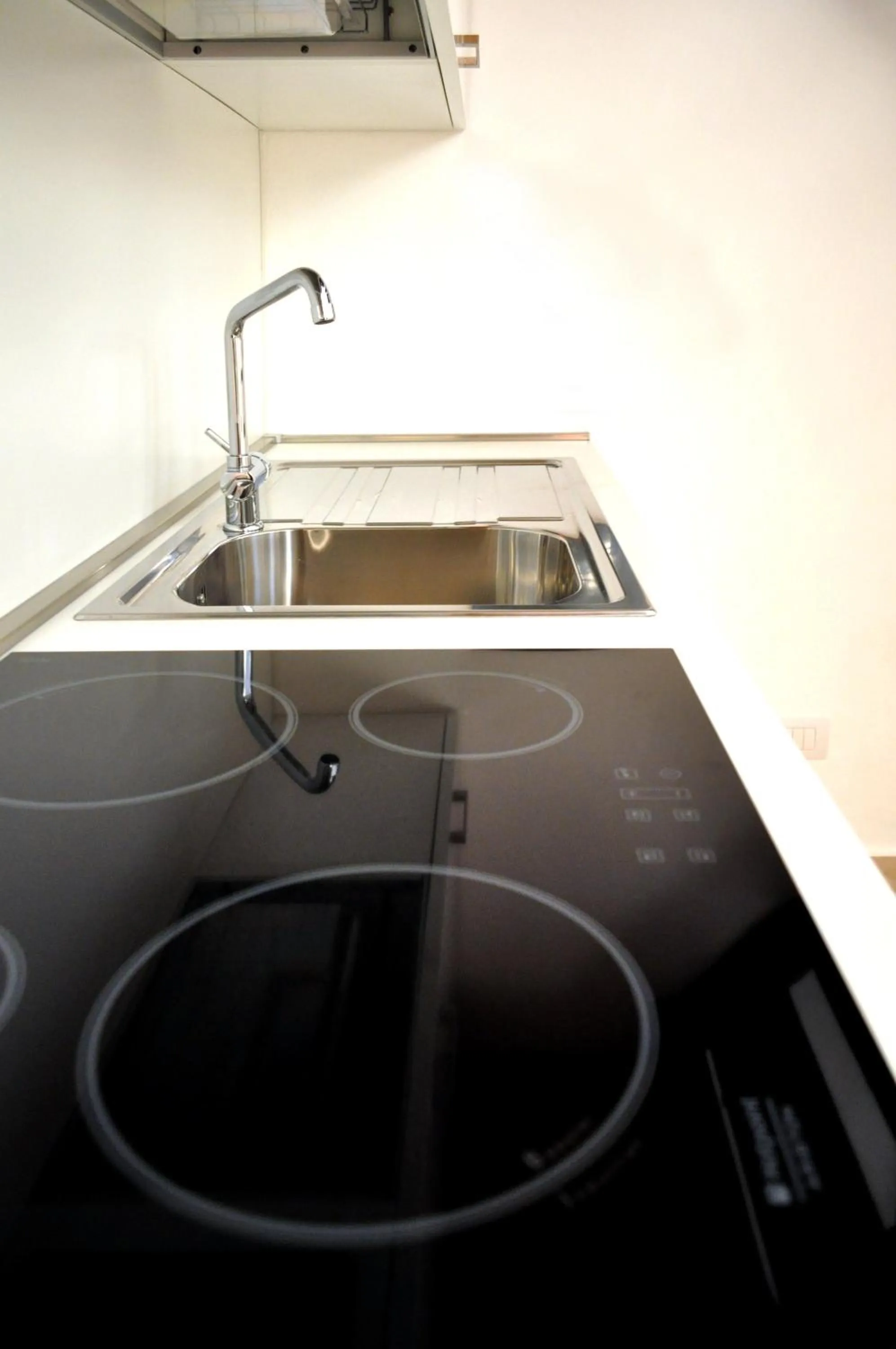 Kitchen or kitchenette in BB Hotels Aparthotel Bocconi