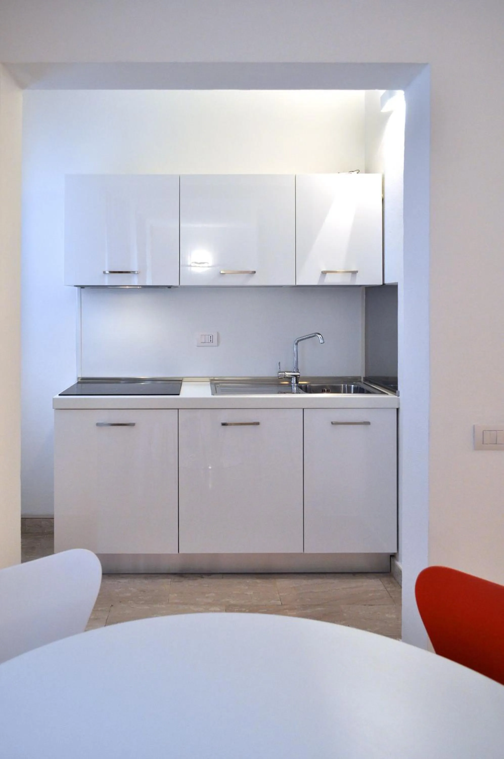 Kitchen or kitchenette, Bed in BB Hotels Aparthotel Bocconi