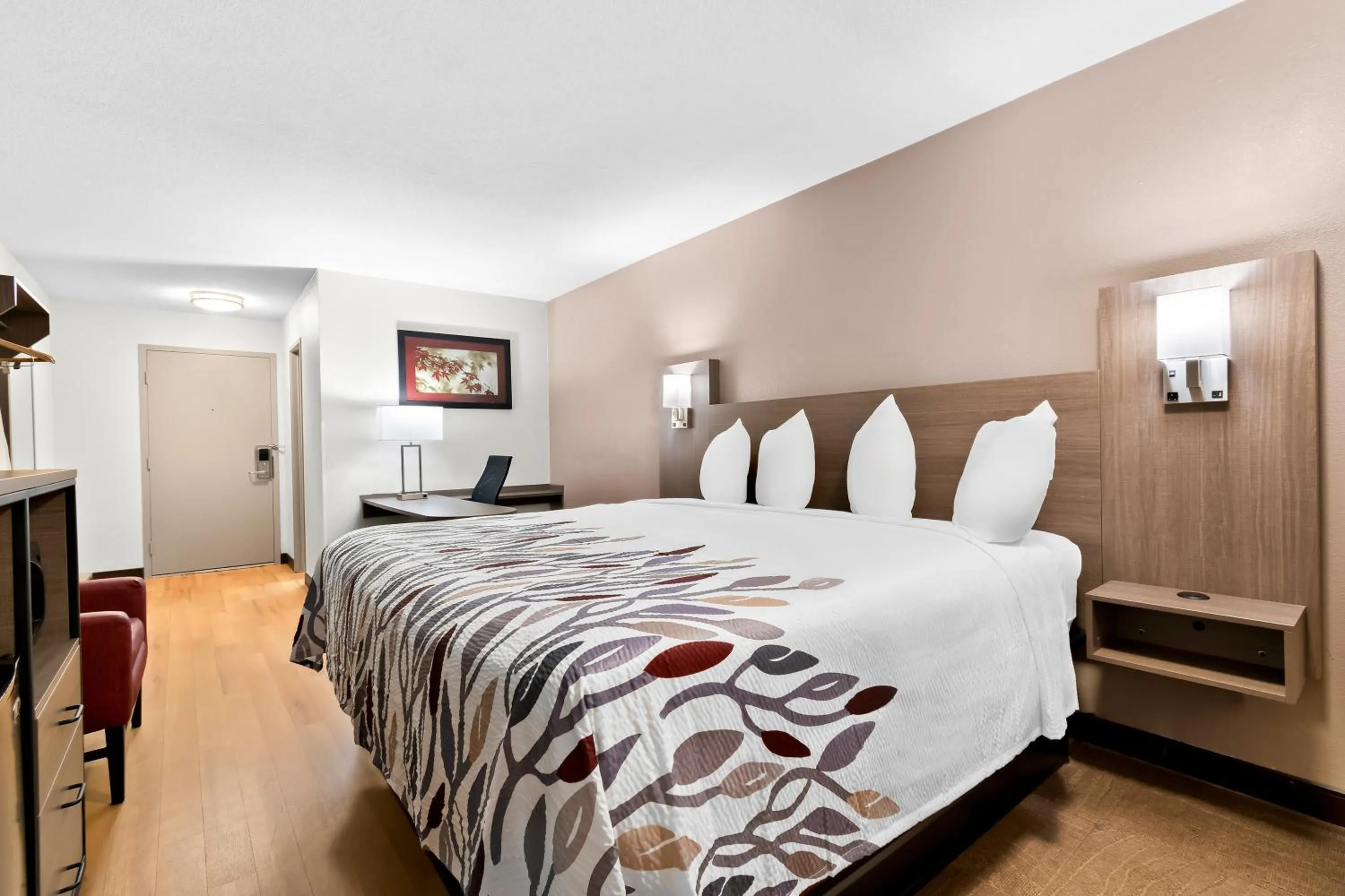 Bedroom, Bed in Red Roof Inn Harrisburg North