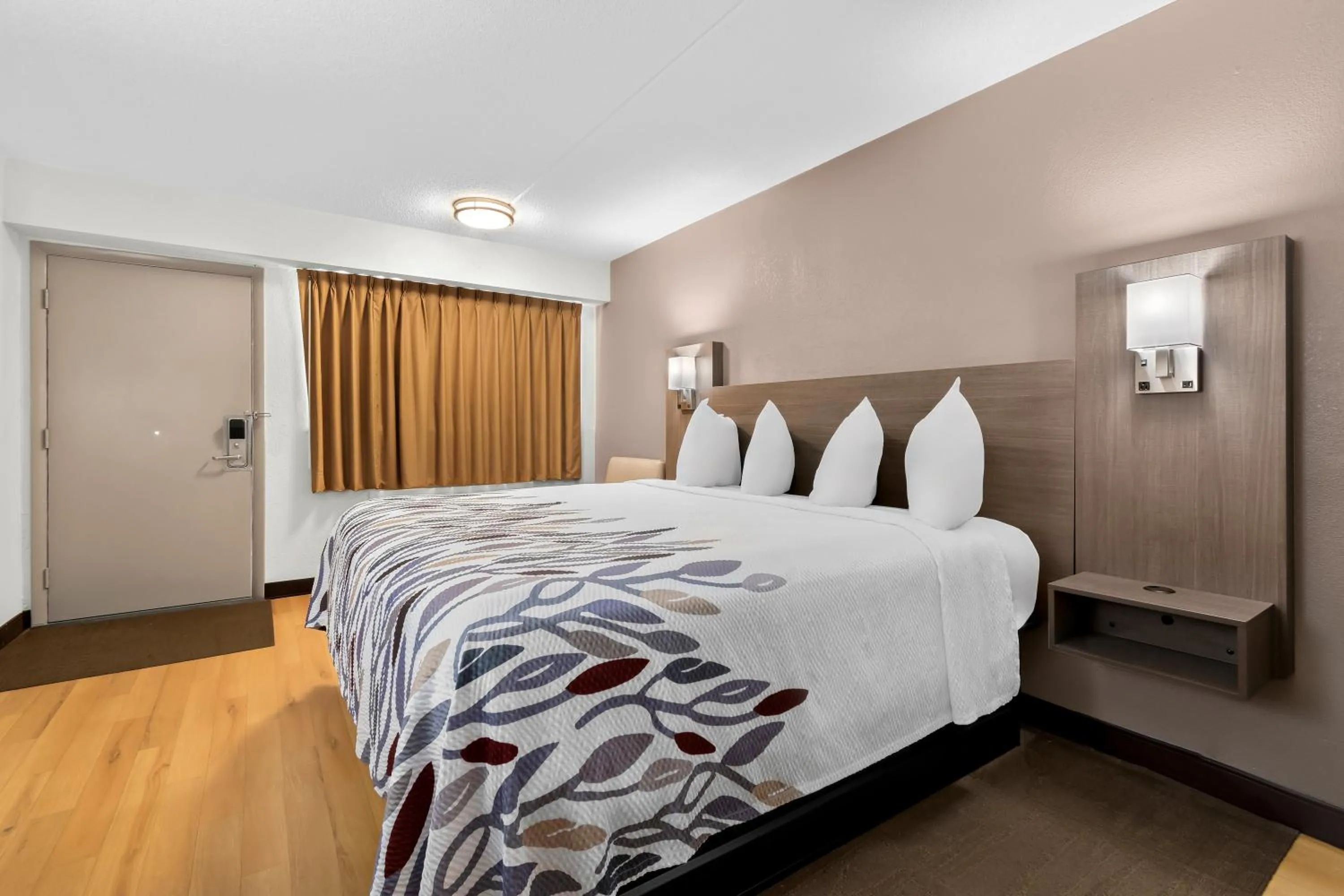 Bedroom, Bed in Red Roof Inn Harrisburg North