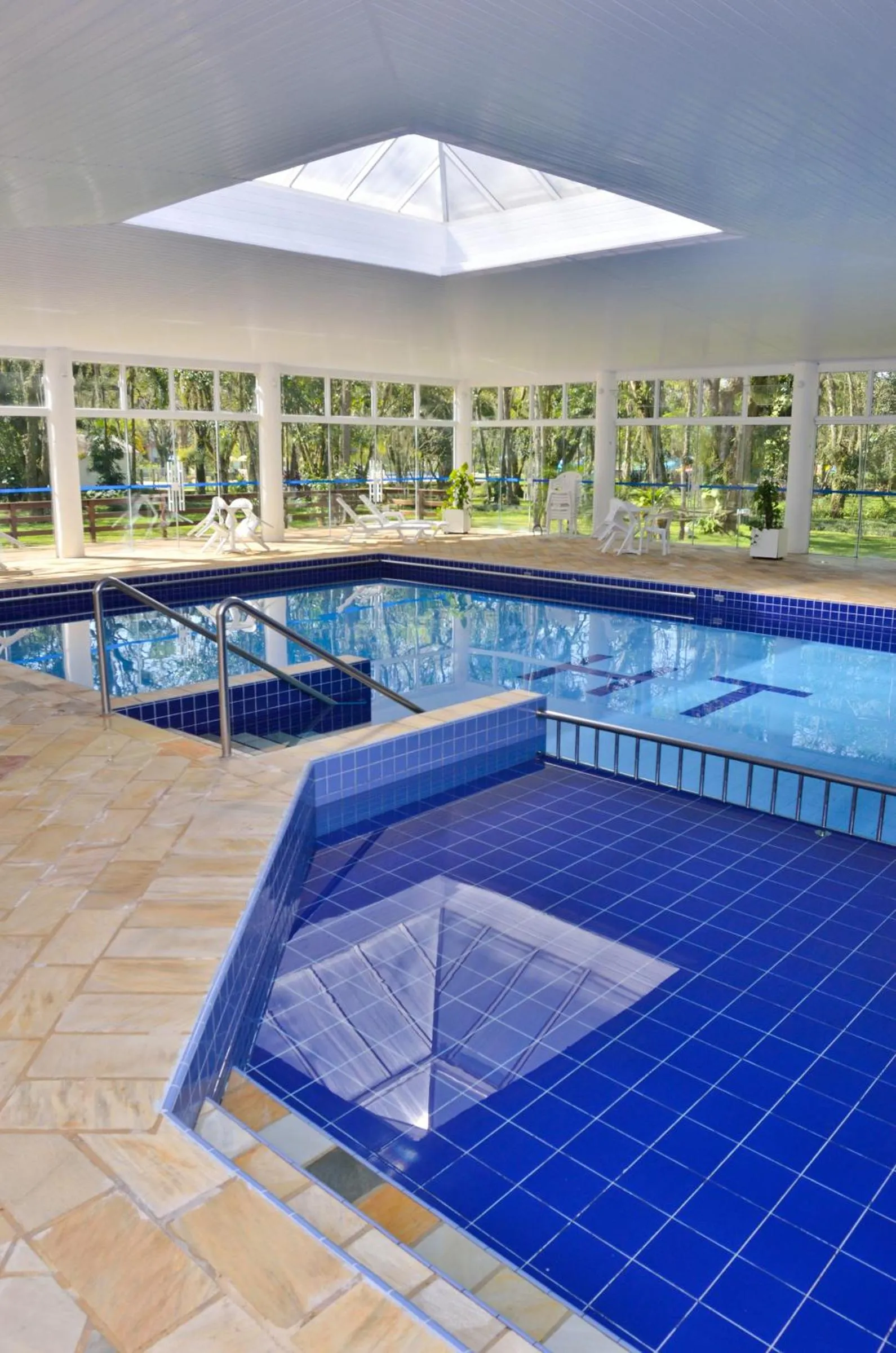 Swimming pool in Hotel Termas Gravatal