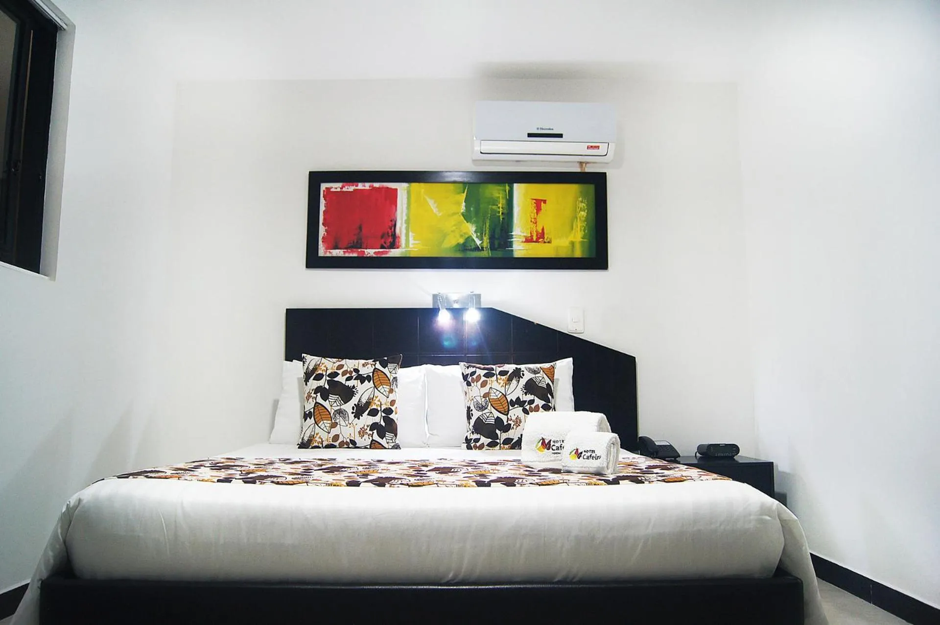 Bed in Hotel Cafeira