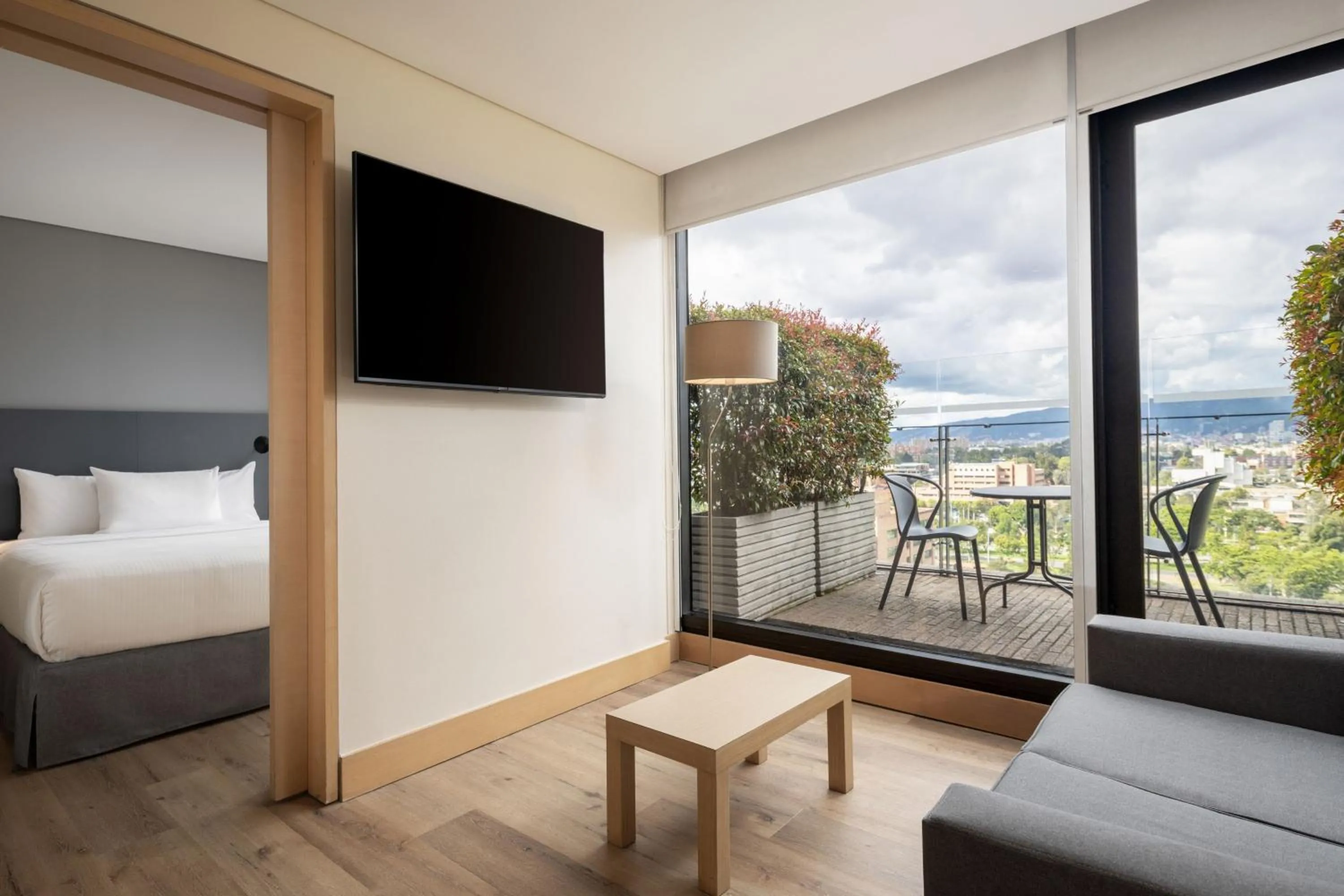 Living room, Bed in Fairfield by Marriott Bogota Embajada