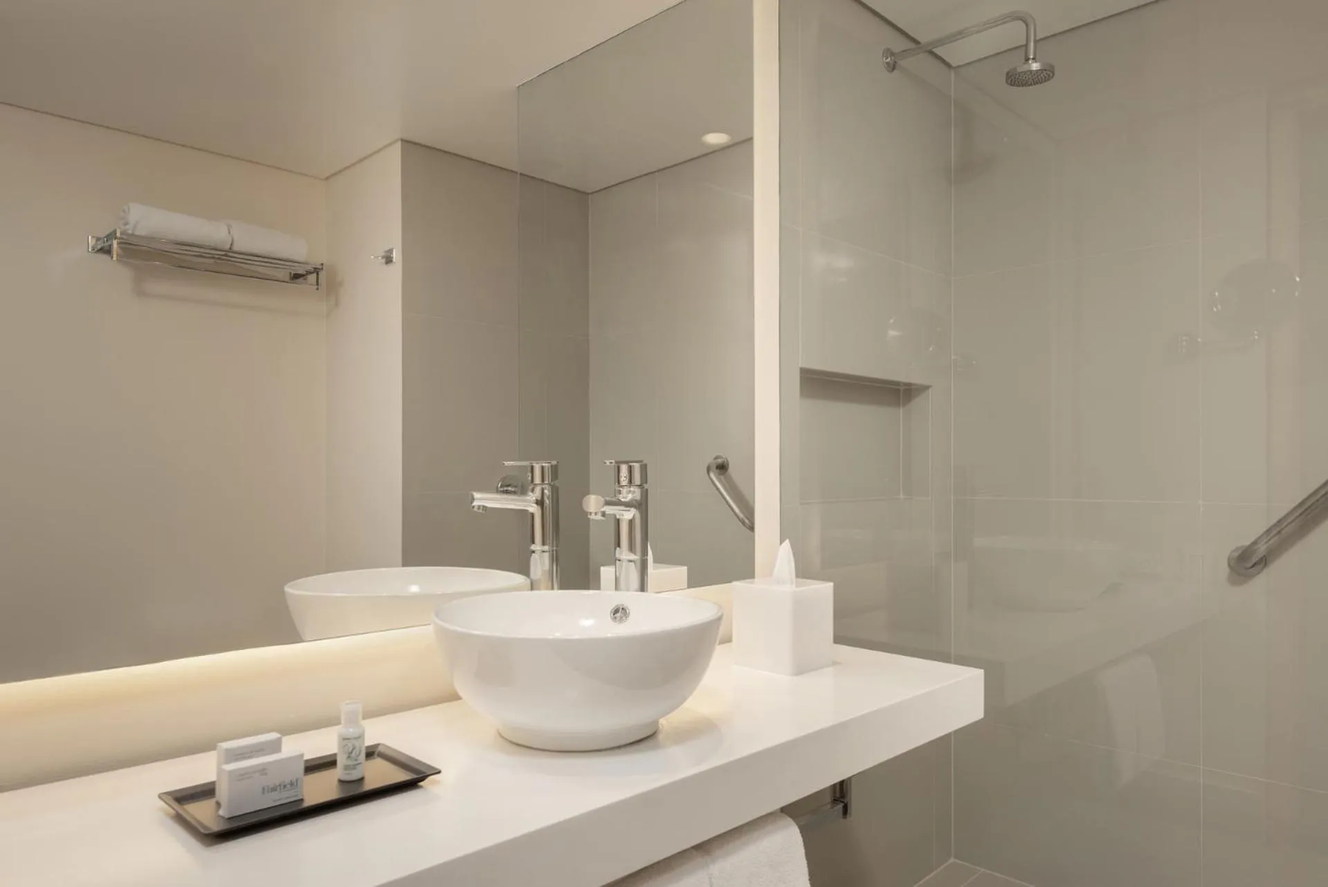 Toilet in Fairfield by Marriott Bogota Embajada