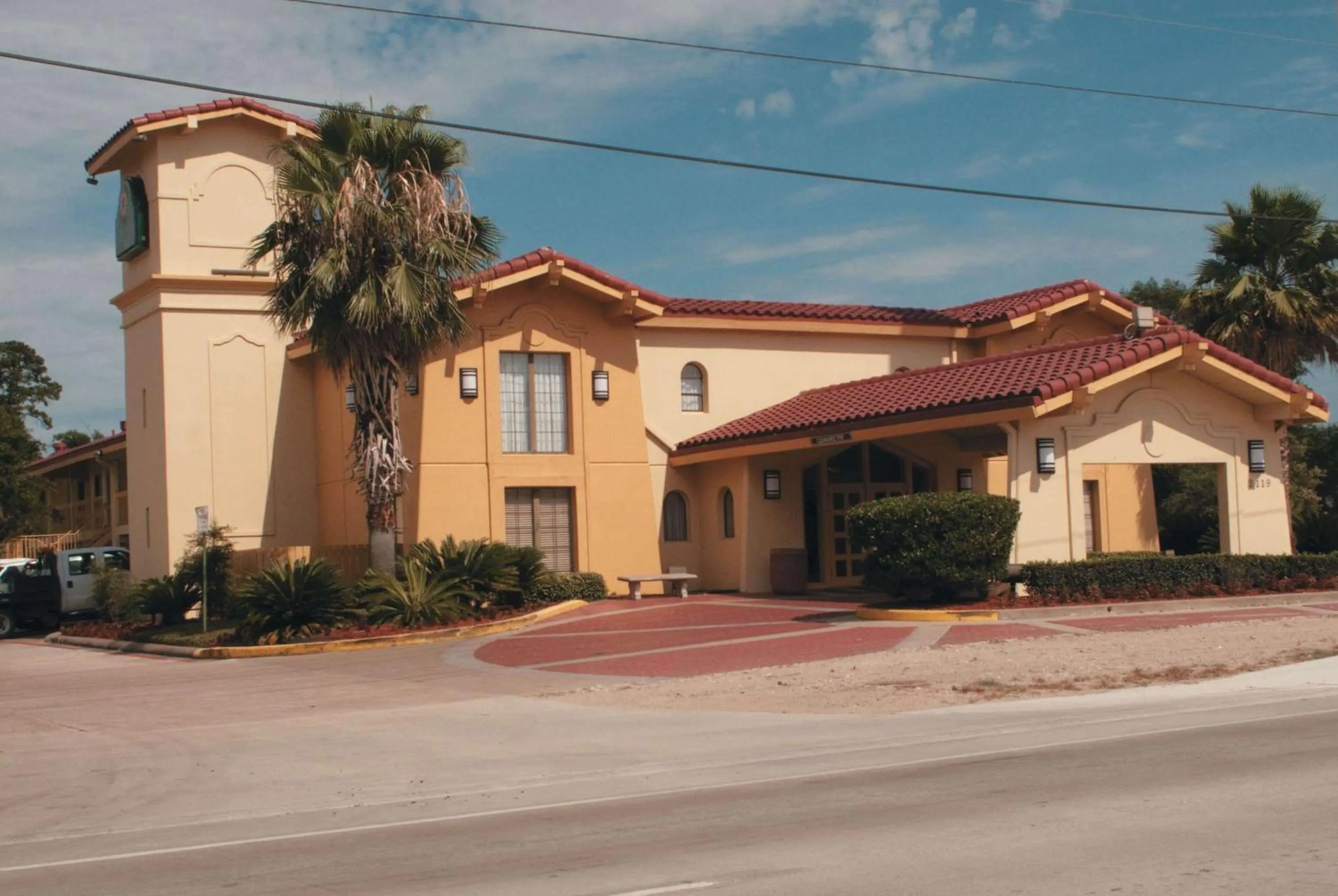 Property building in La Quinta Inn by Wyndham Lufkin