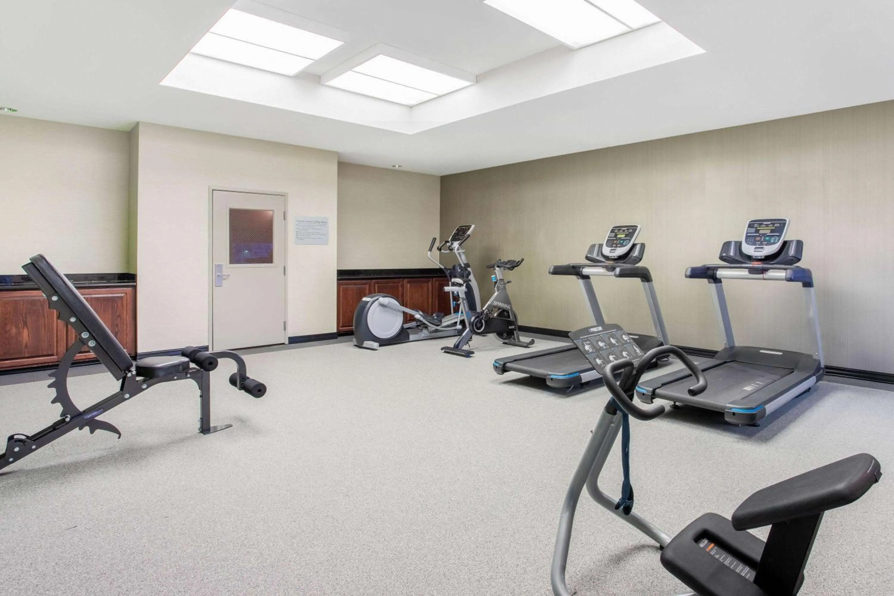 Fitness centre/facilities in La Quinta by Wyndham Hillsboro