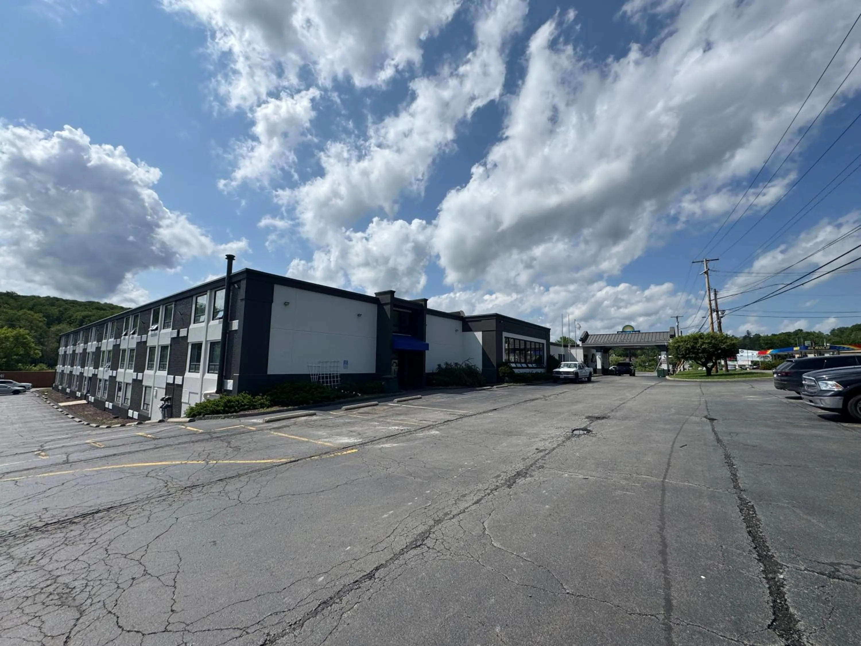 Property building in Days Inn by Wyndham Liberty