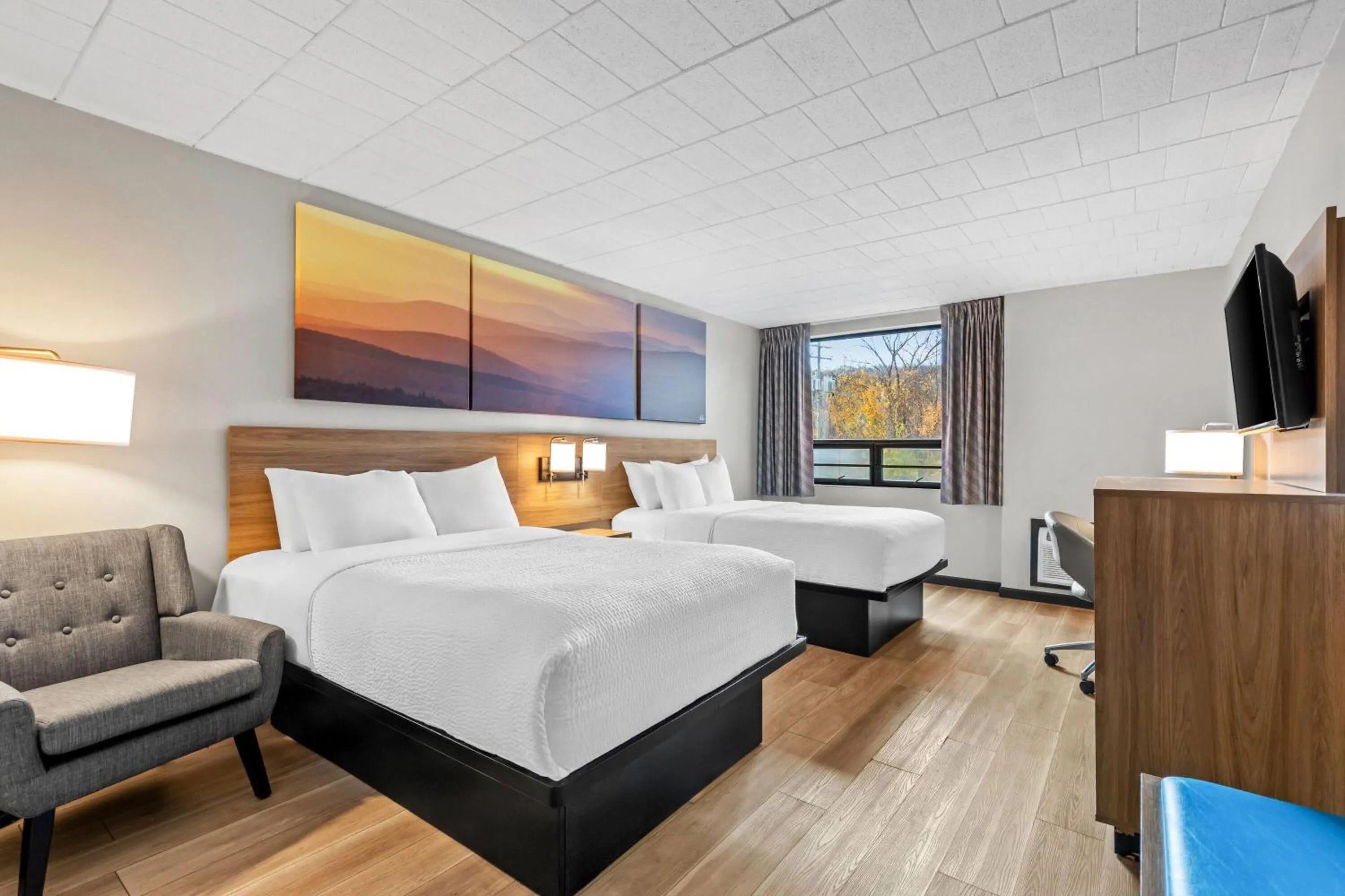 Bed in Days Inn by Wyndham Liberty