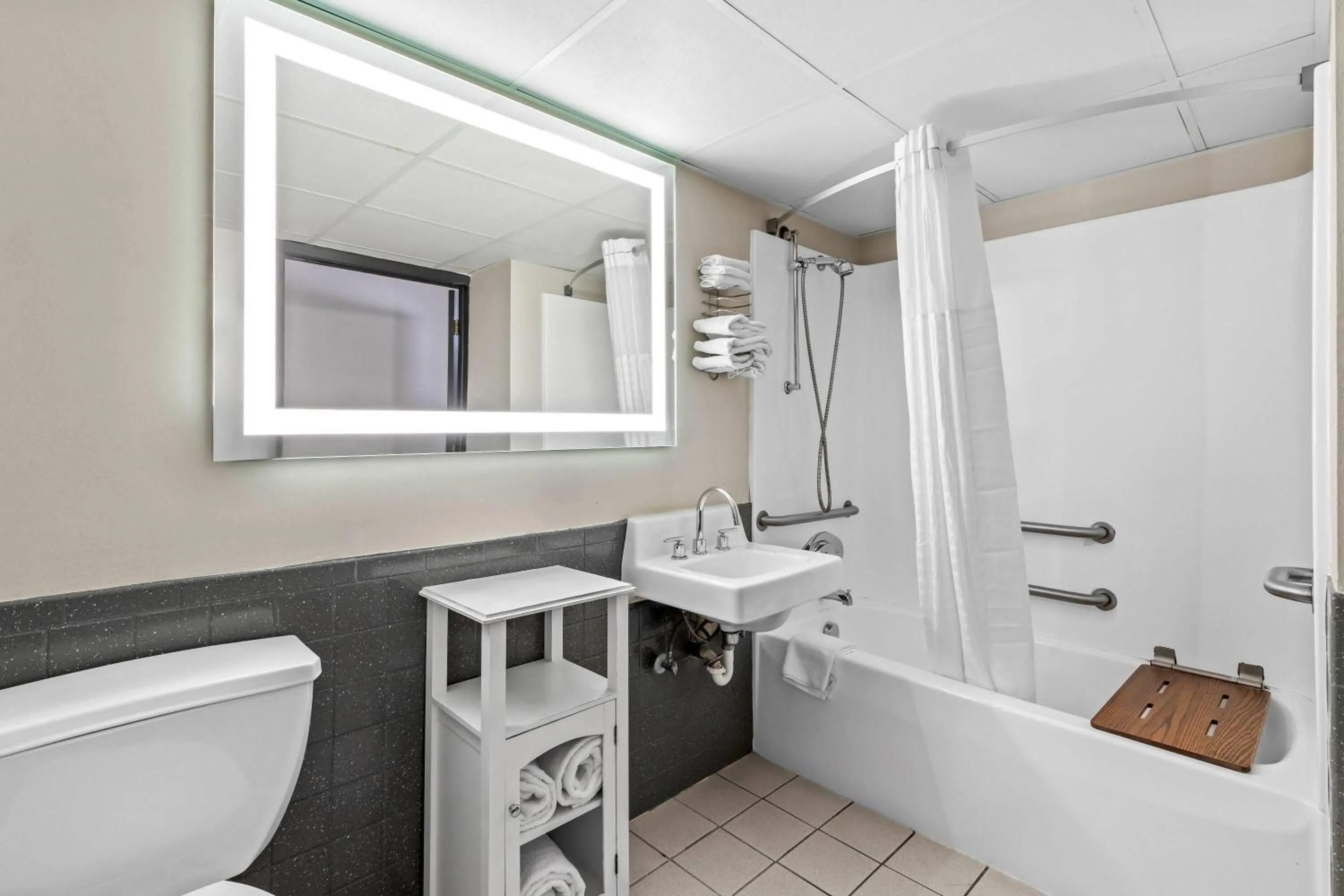 Bathroom in Days Inn by Wyndham Liberty