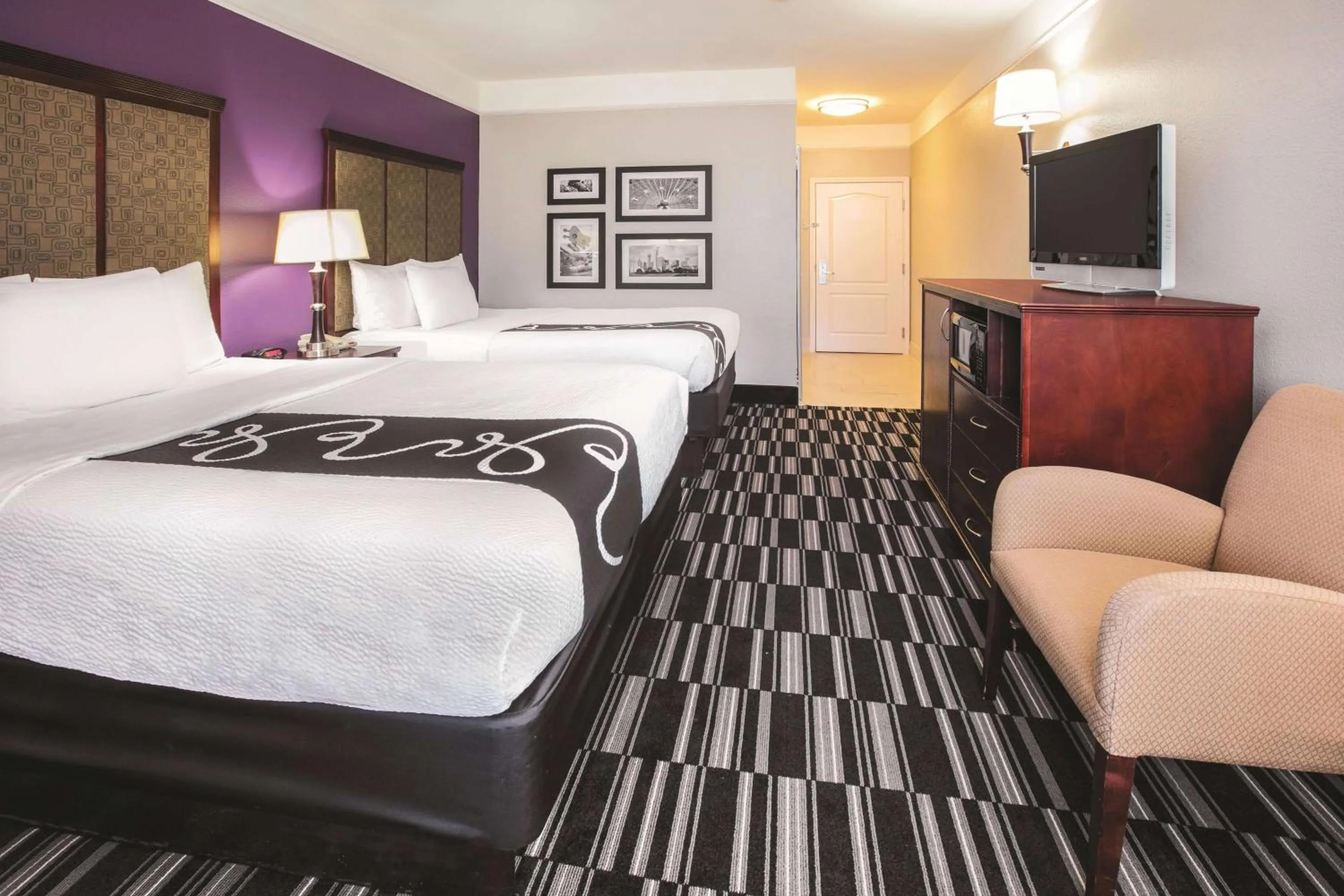 Photo of the whole room in Baymont by Wyndham Dallas South-DeSoto