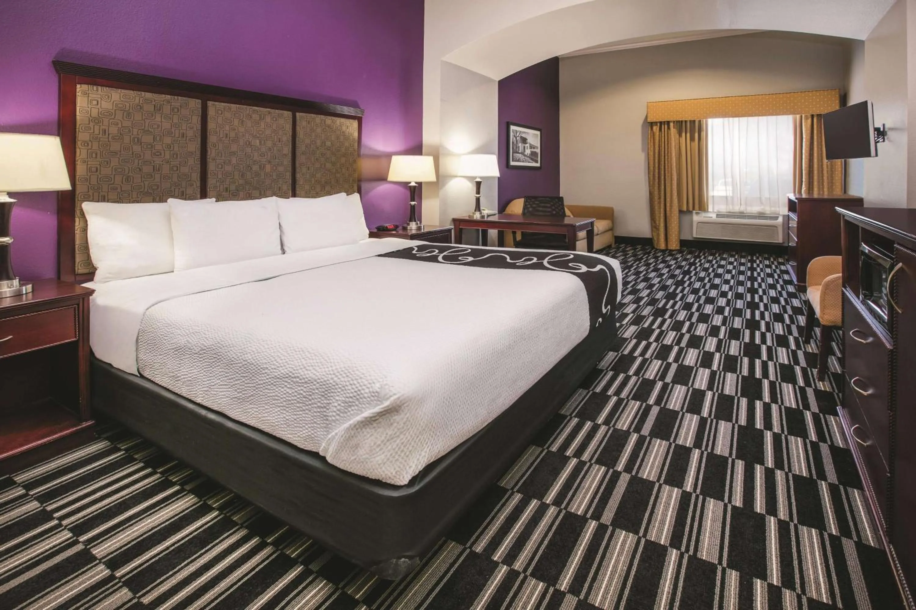 Photo of the whole room in Baymont by Wyndham Dallas South-DeSoto