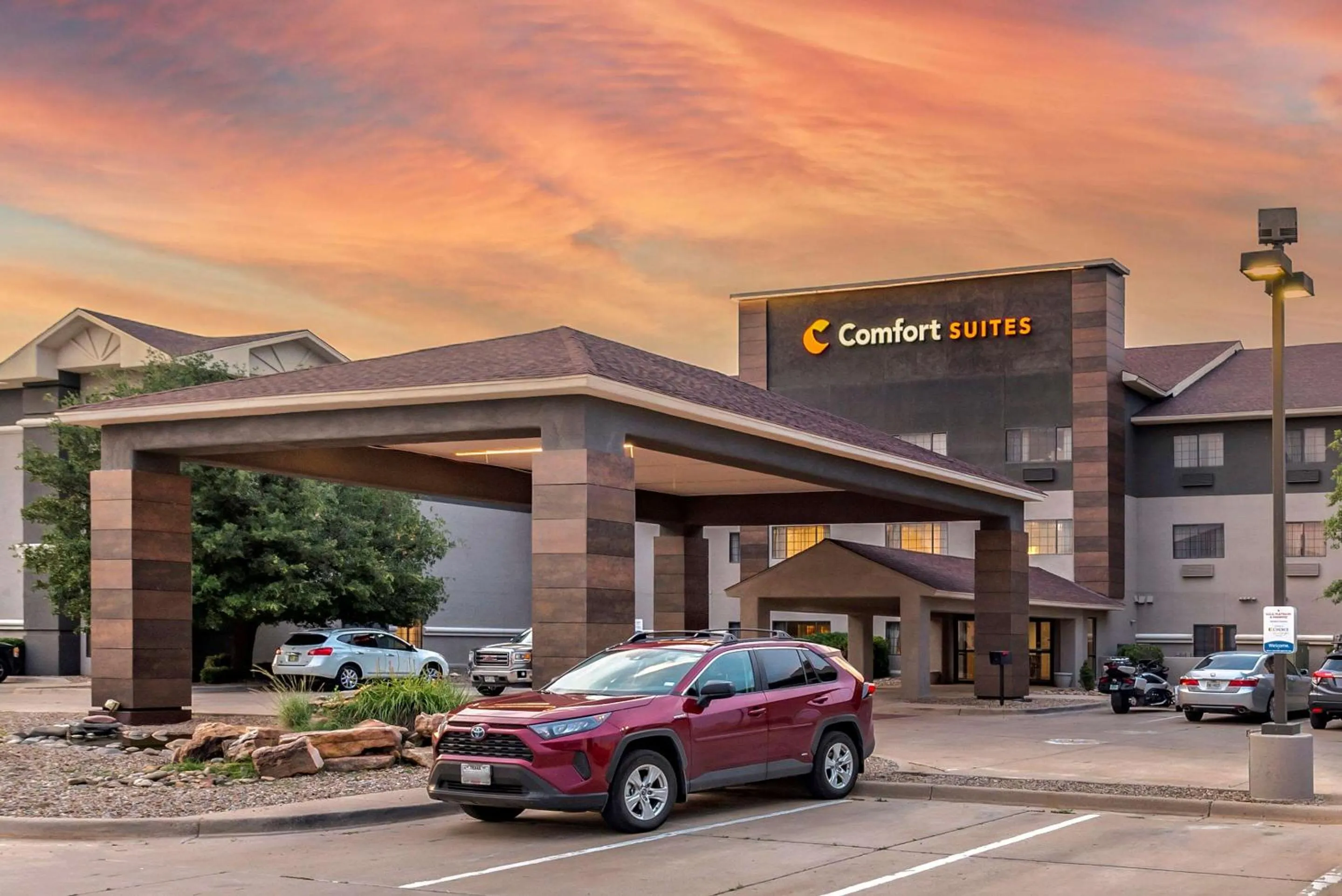 Property building in Comfort Suites Clovis North