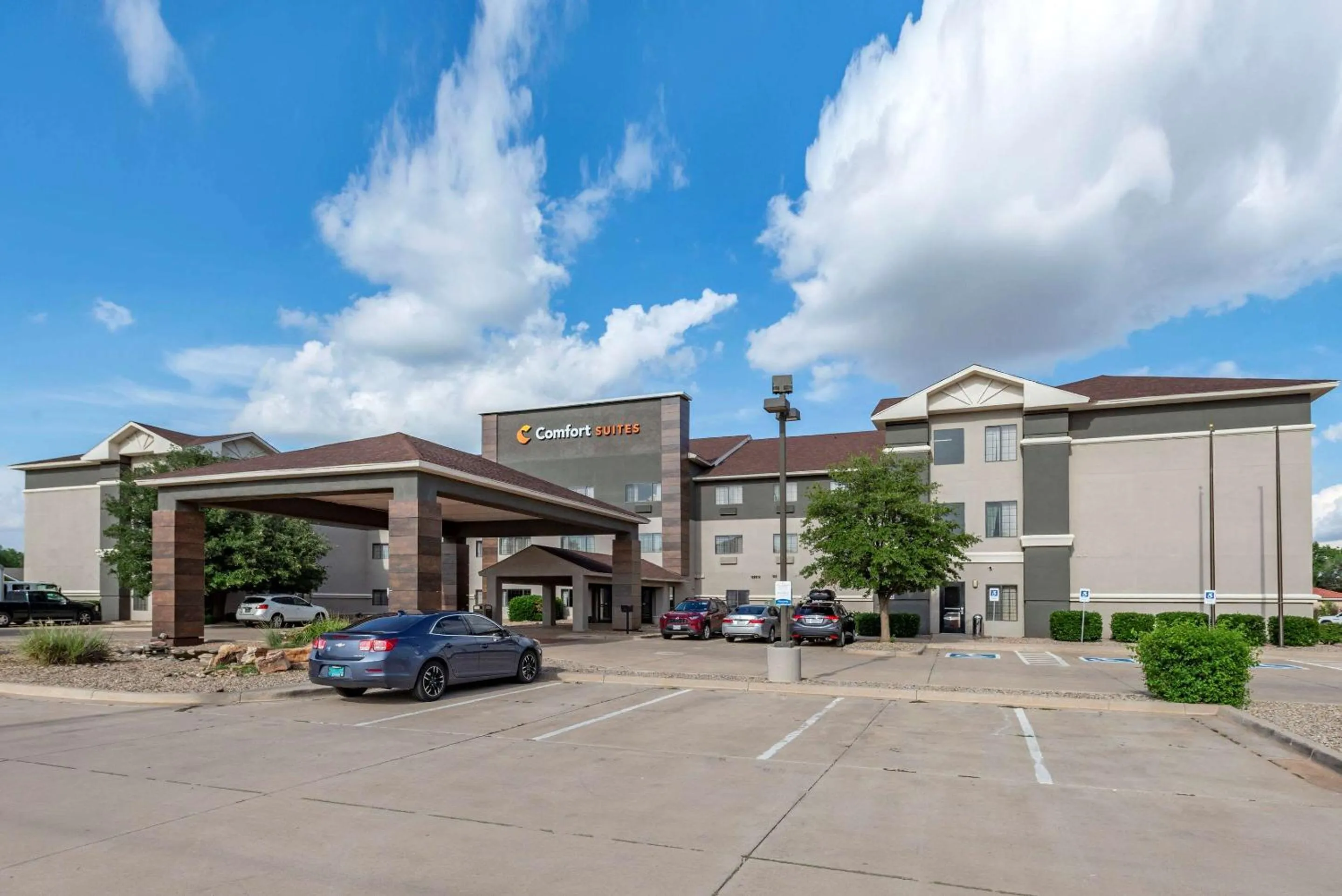 Property building in Comfort Suites Clovis North