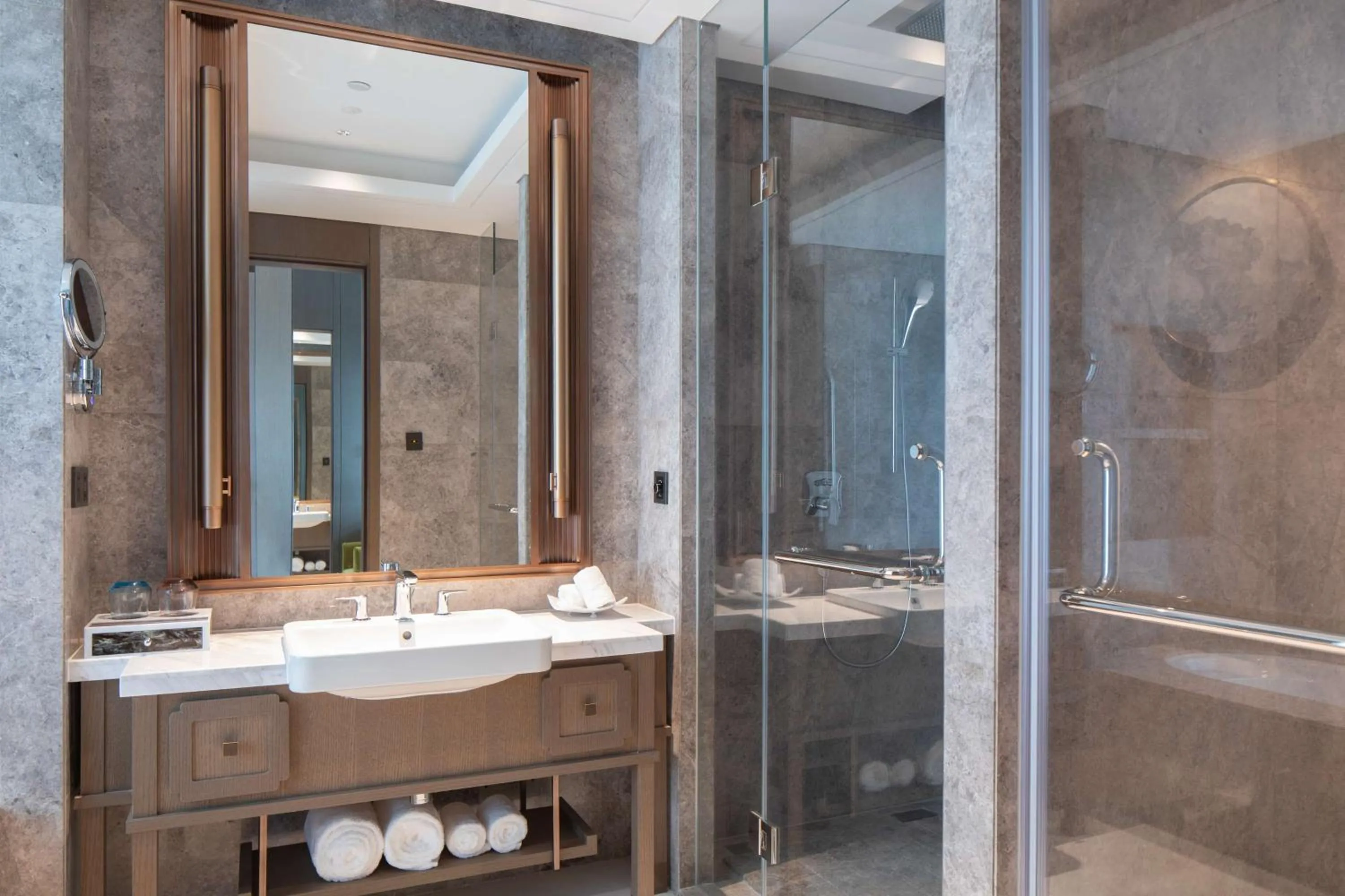 Bathroom in Radisson Blu Resort Wetland Park